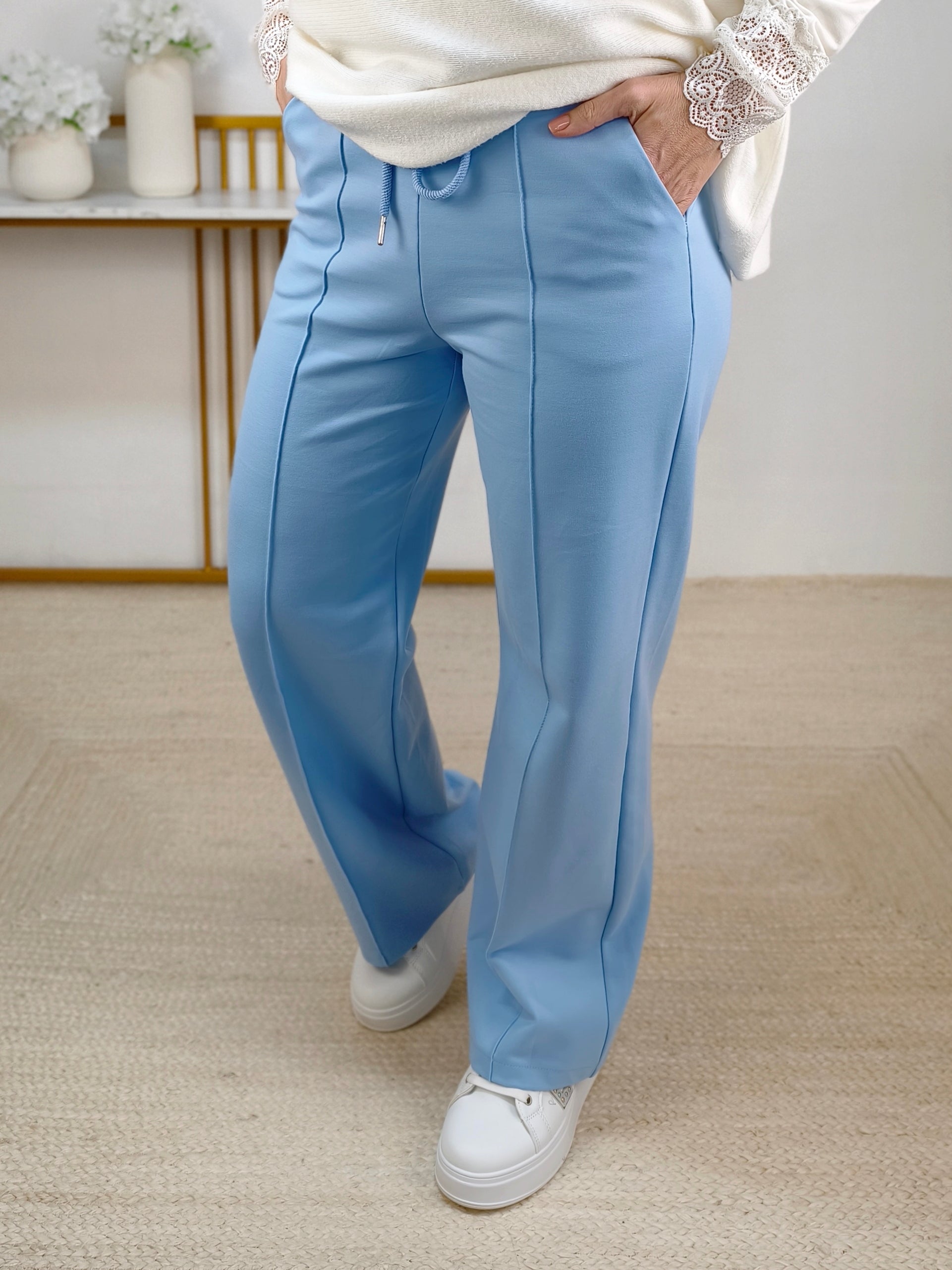 Stoffhose gerader Schnitt in hellblau (36-44)