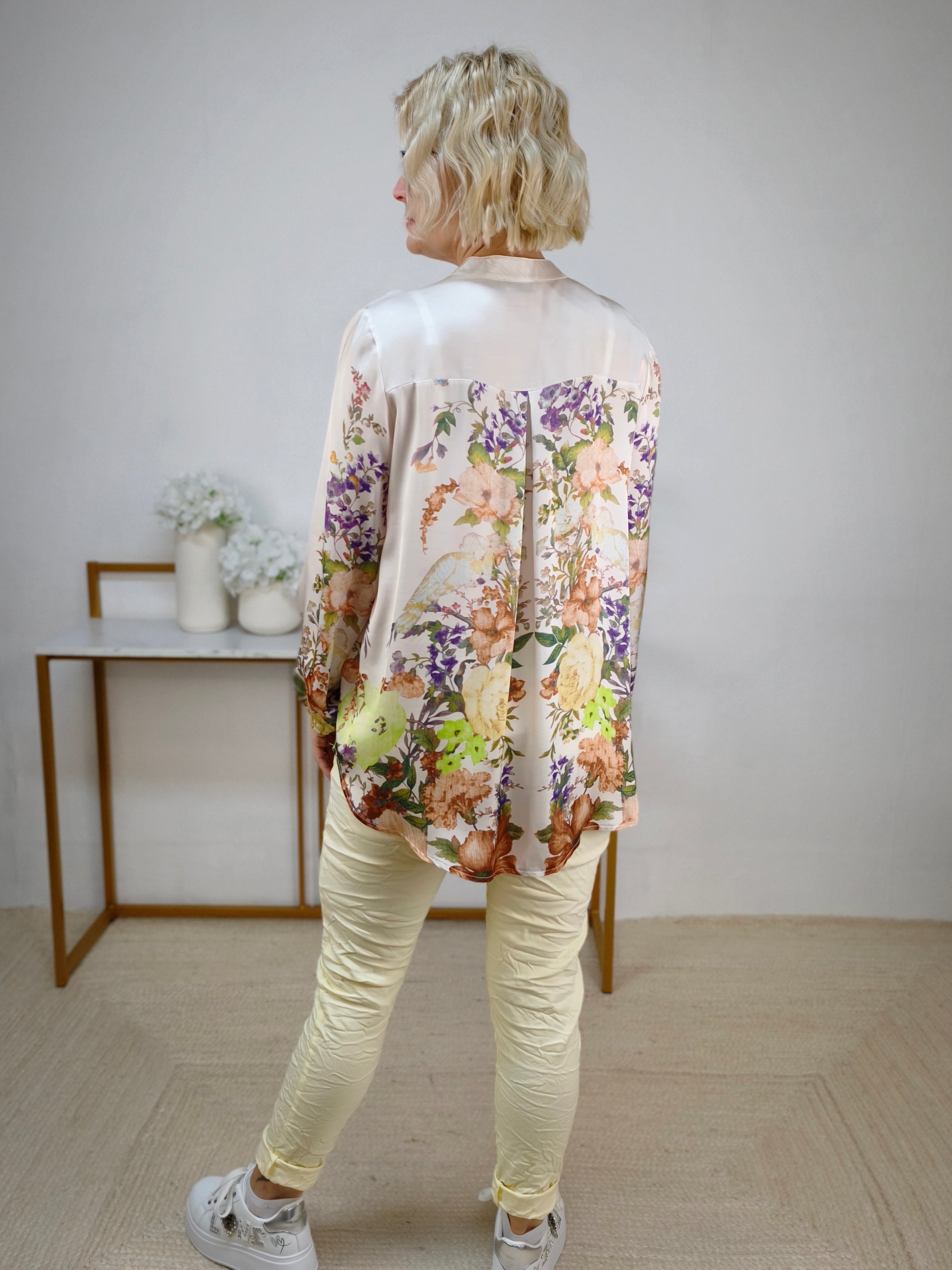 Bluse mit floralem Muster in beige (36-42)