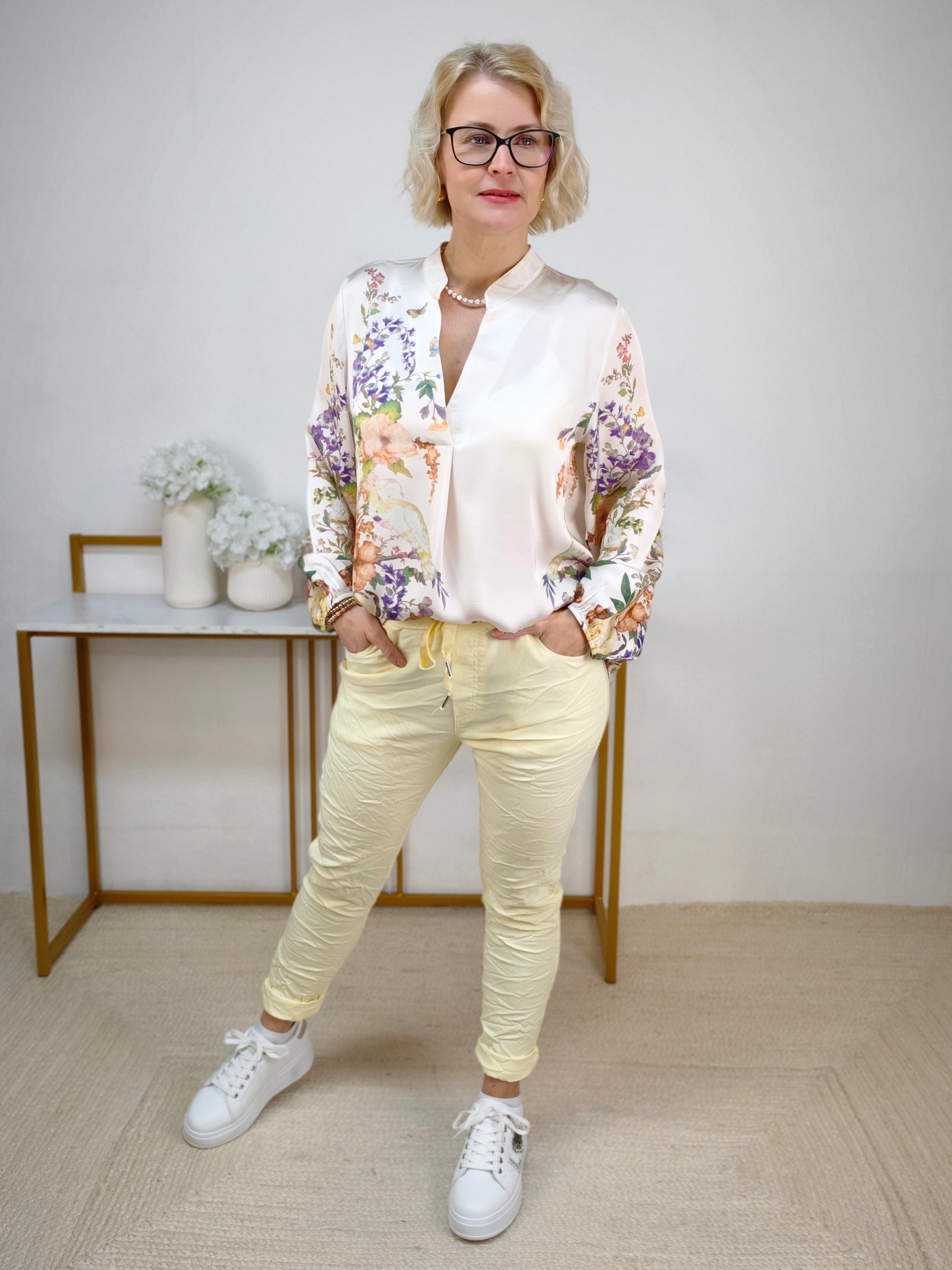 Bluse mit floralem Muster in beige (36-42)