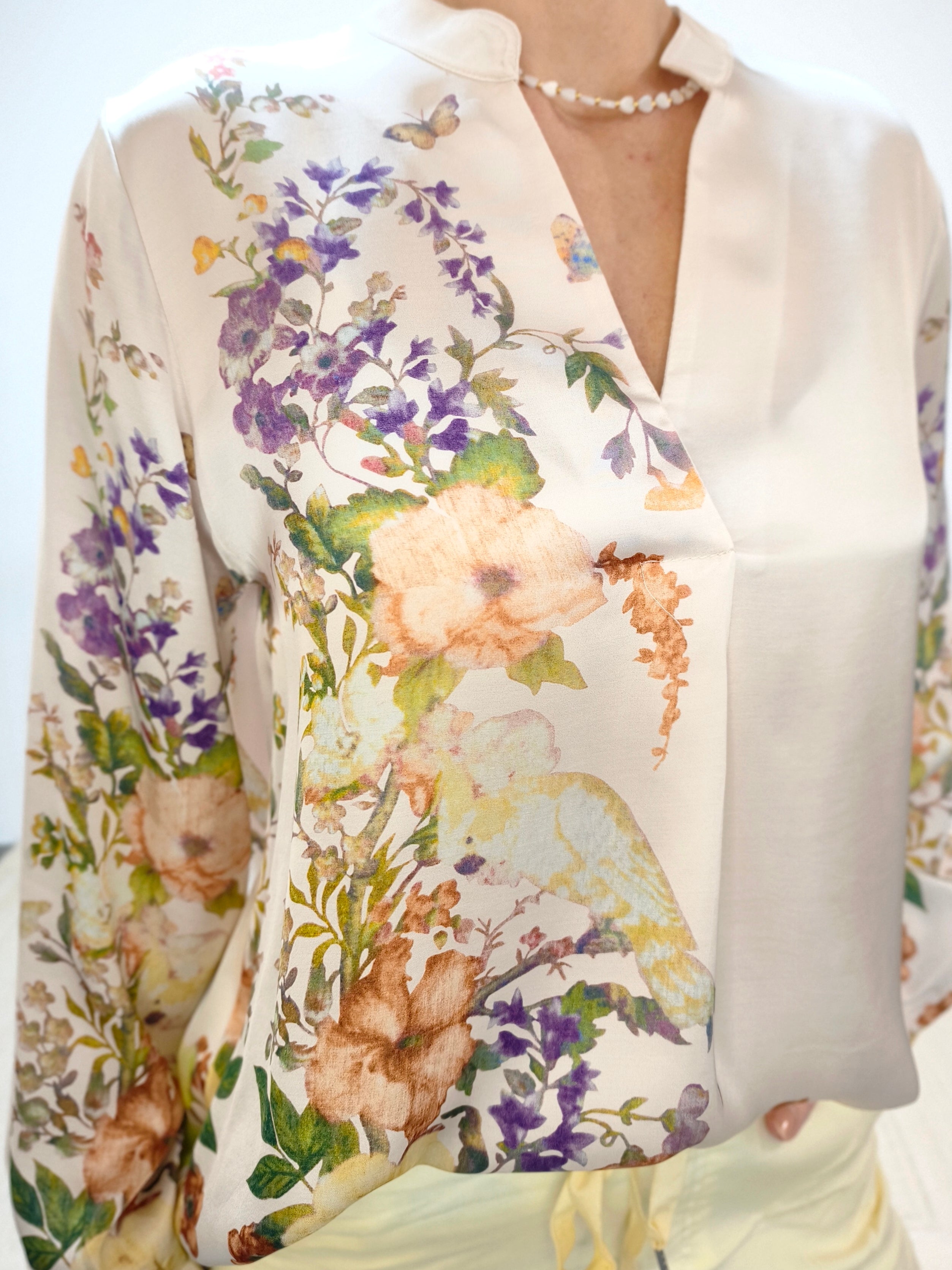 Bluse mit floralem Muster in beige (36-42)