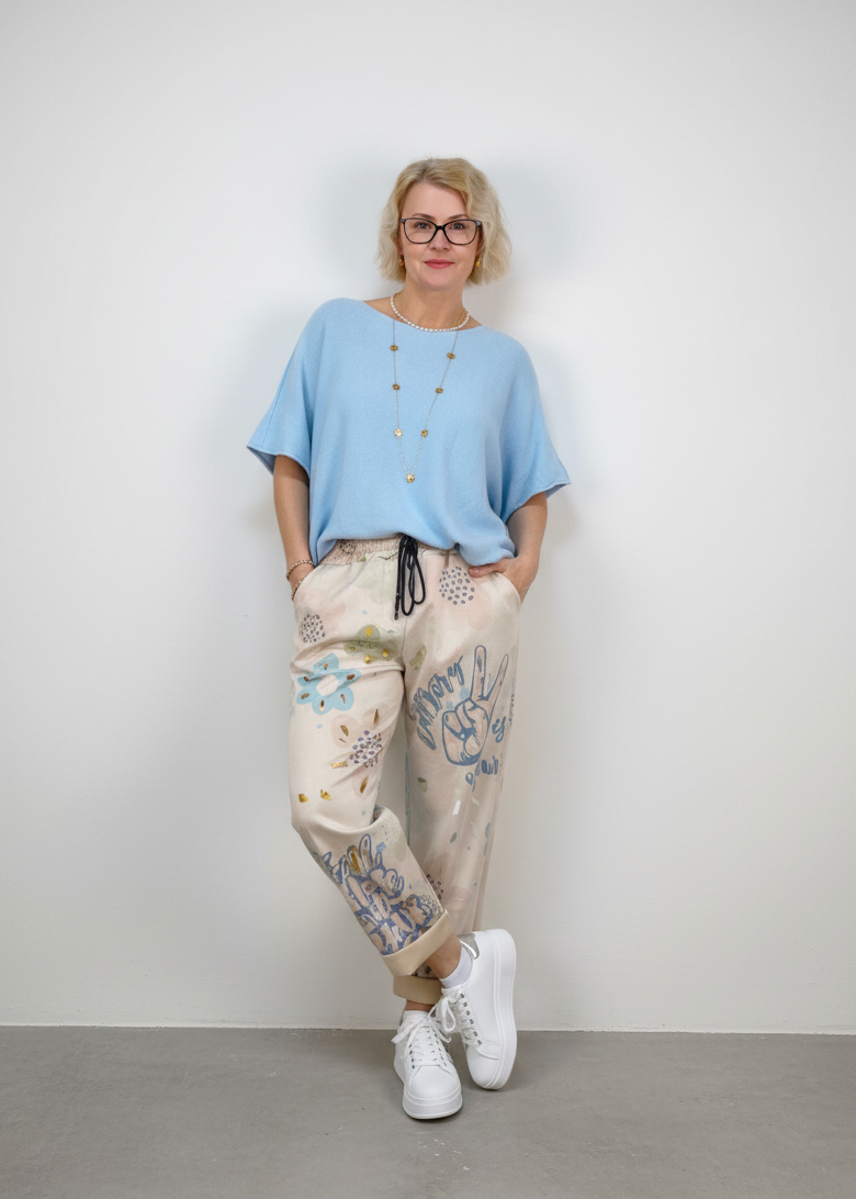 Bequeme Stoffhose in beige mit coolem Druck B (38-42/44)