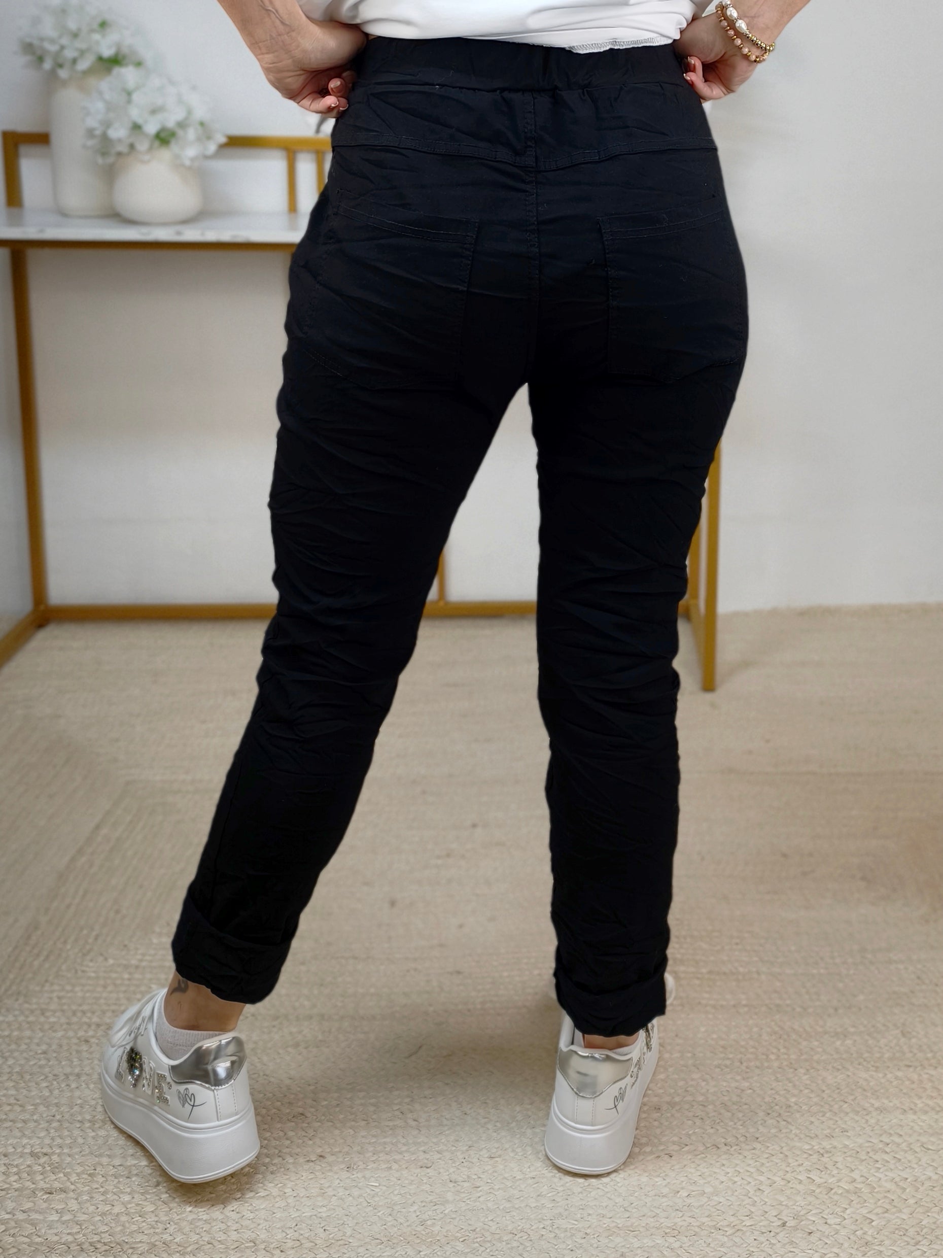 Stretchhose/Joggpant schwarz mit Applikationen (36-42)