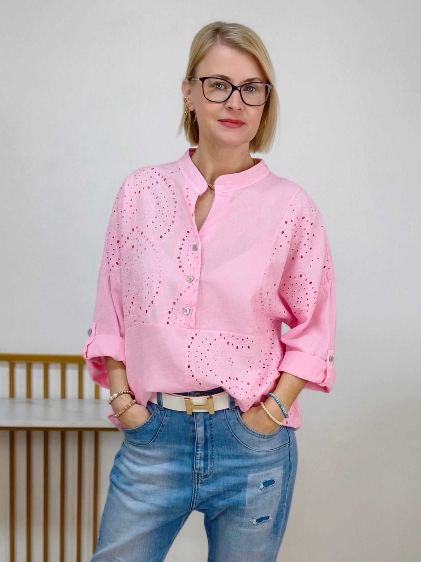 Leichte Sommerbluse in rosa mit Lochstickerei (38-42)