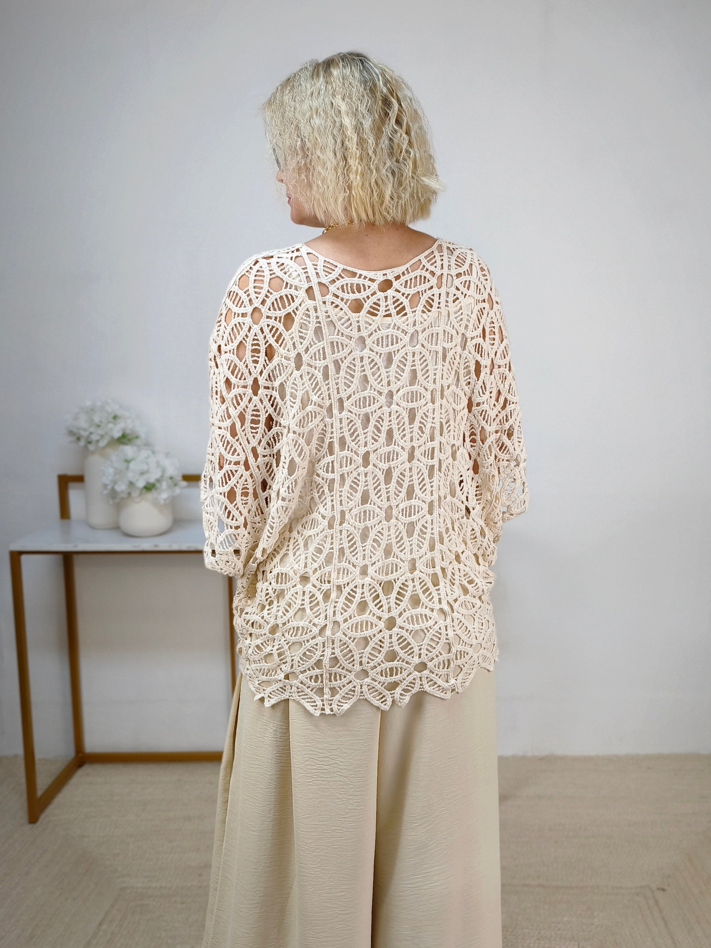 Leichter Häkelpullover im Boho Style beige (38-44)