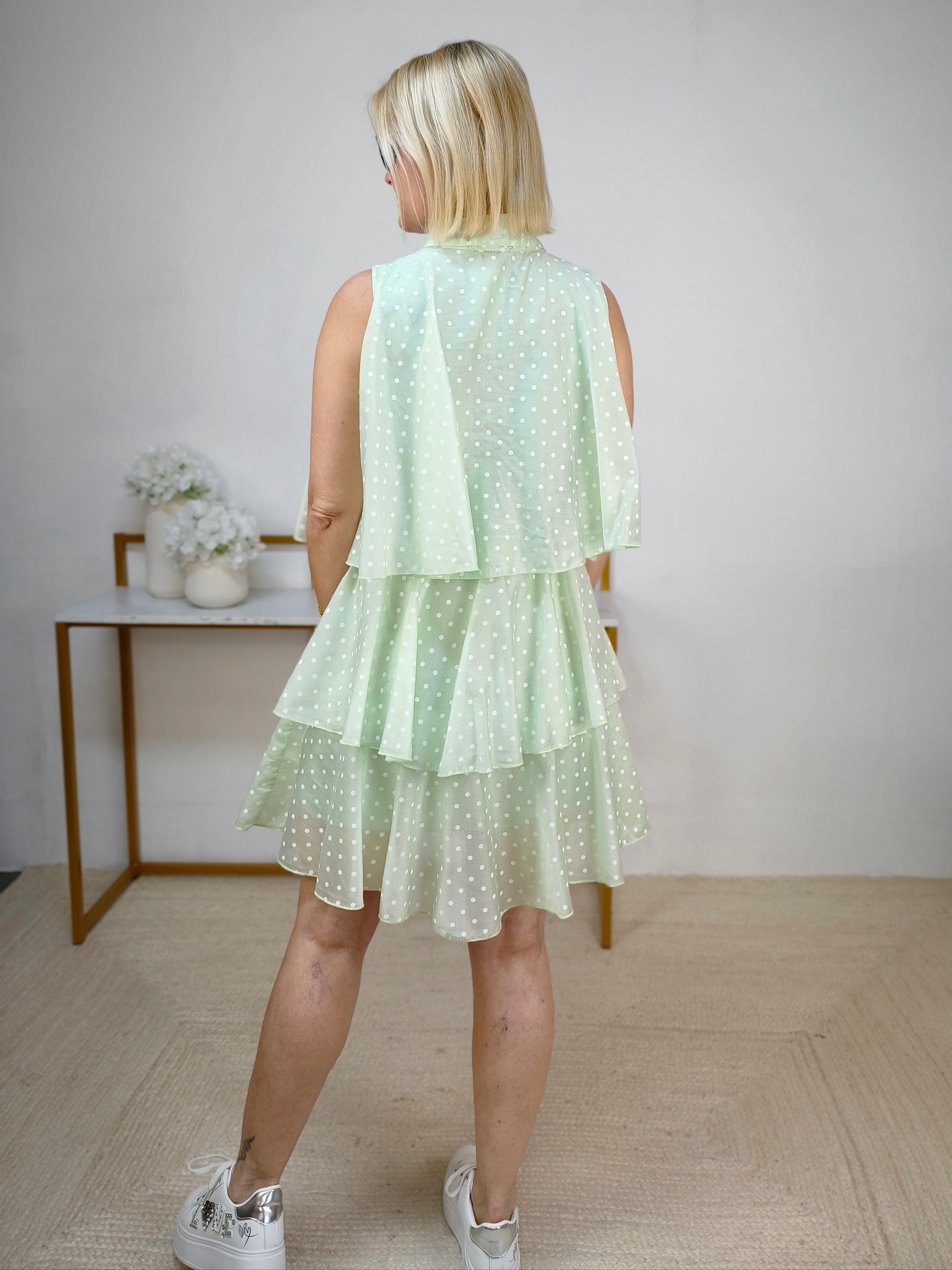 Volant Kleid ohne Arm mint (36-42)