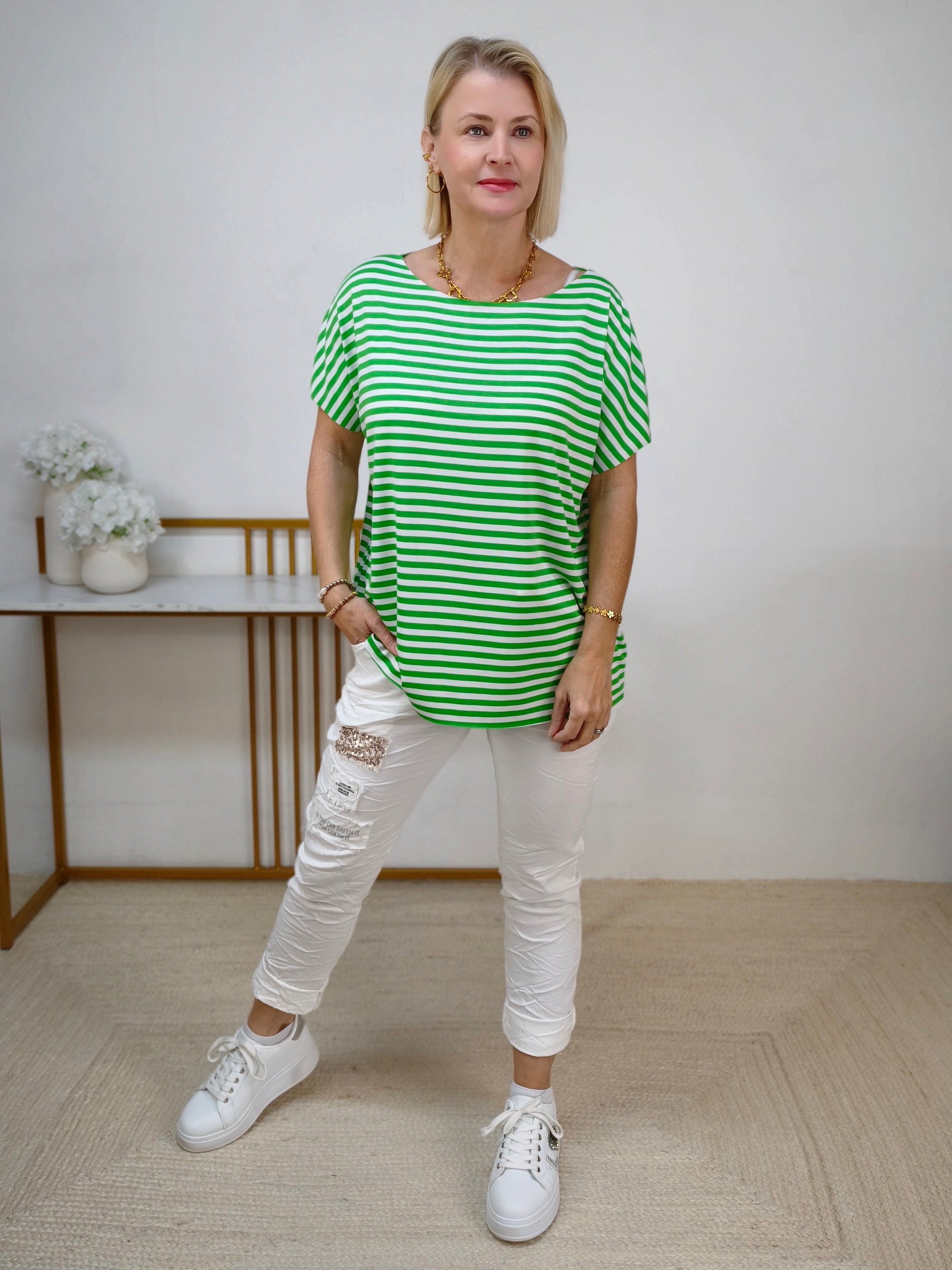 Leichtes Shirt gestreift in weiss/grün (38-42/44)