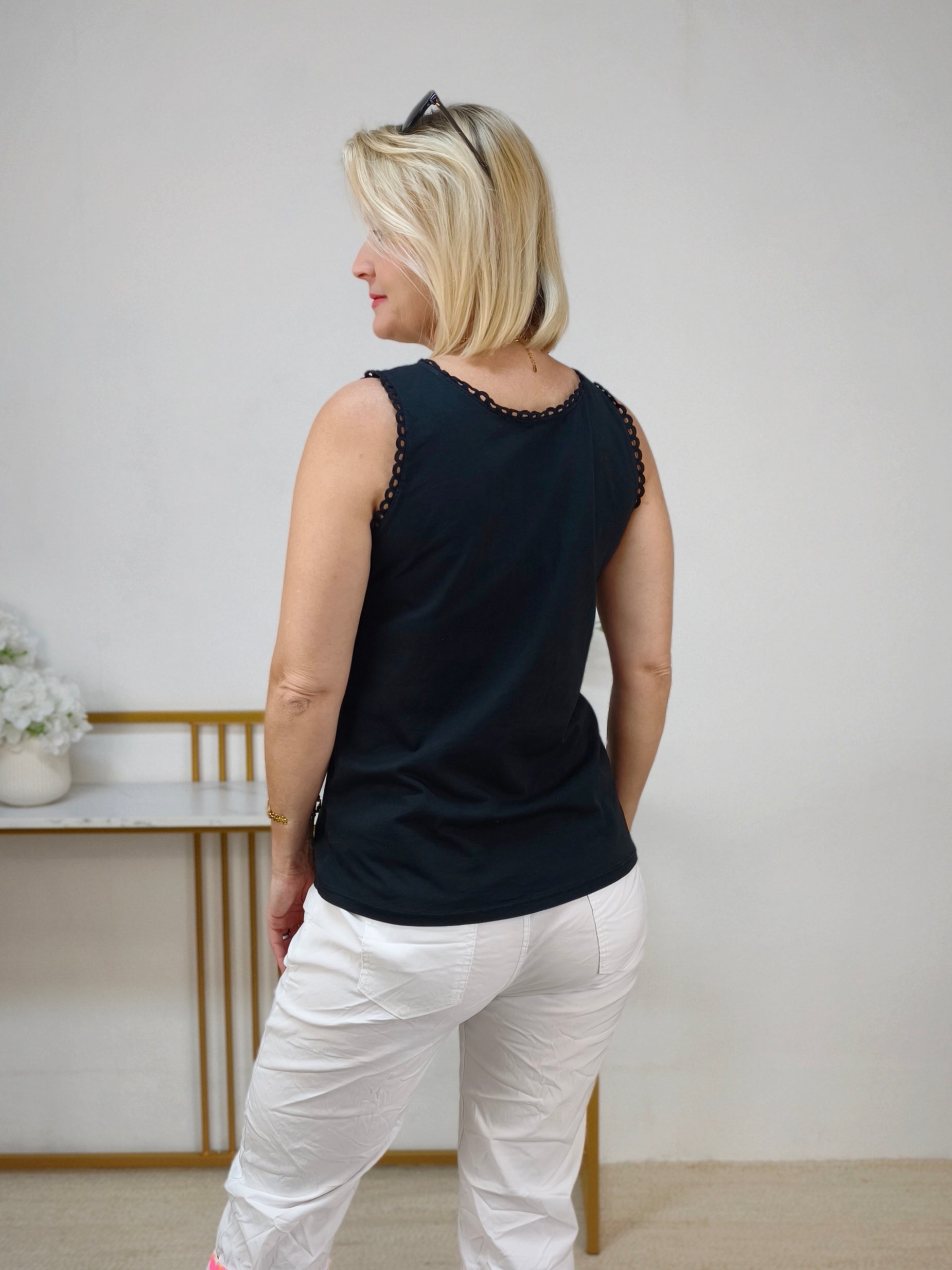 Top "Saint Tropez" in schwarz (36-42)
