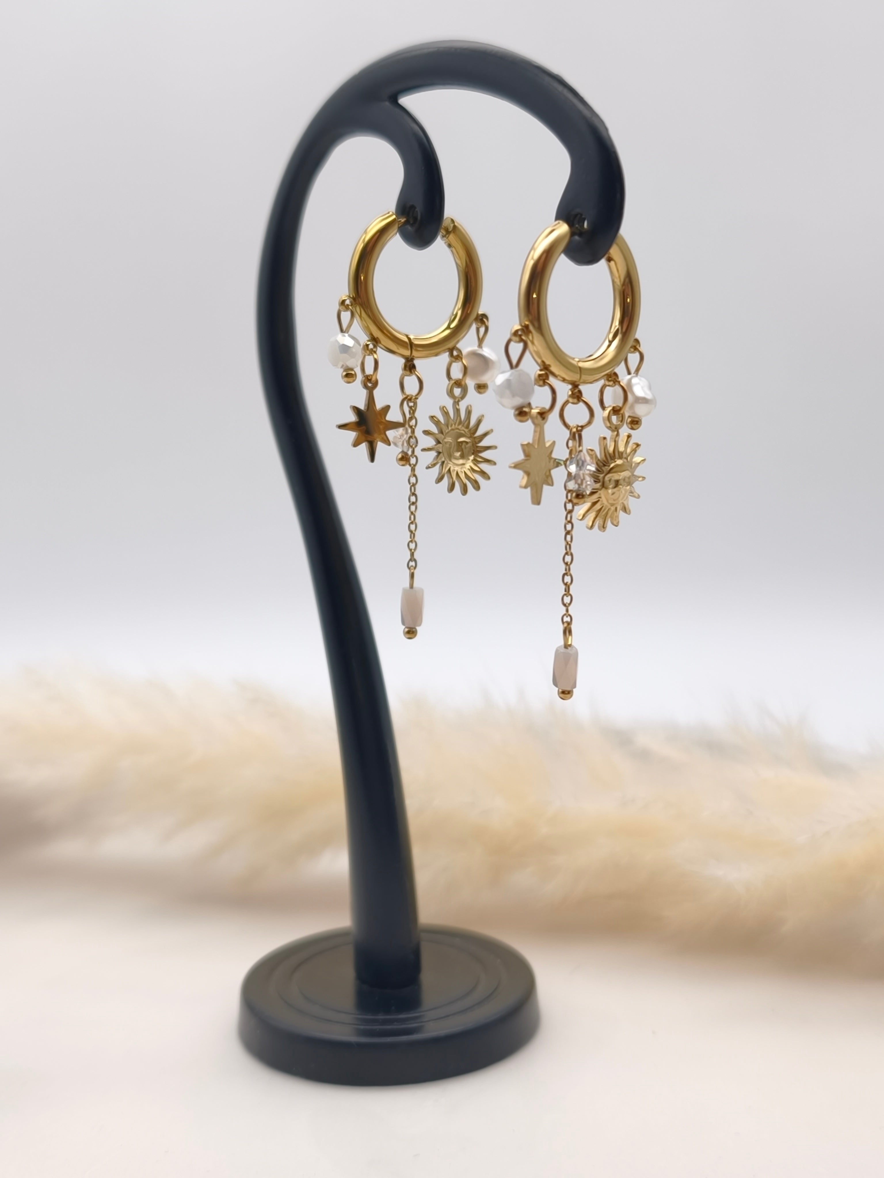 Creolen mit Kette und Charms