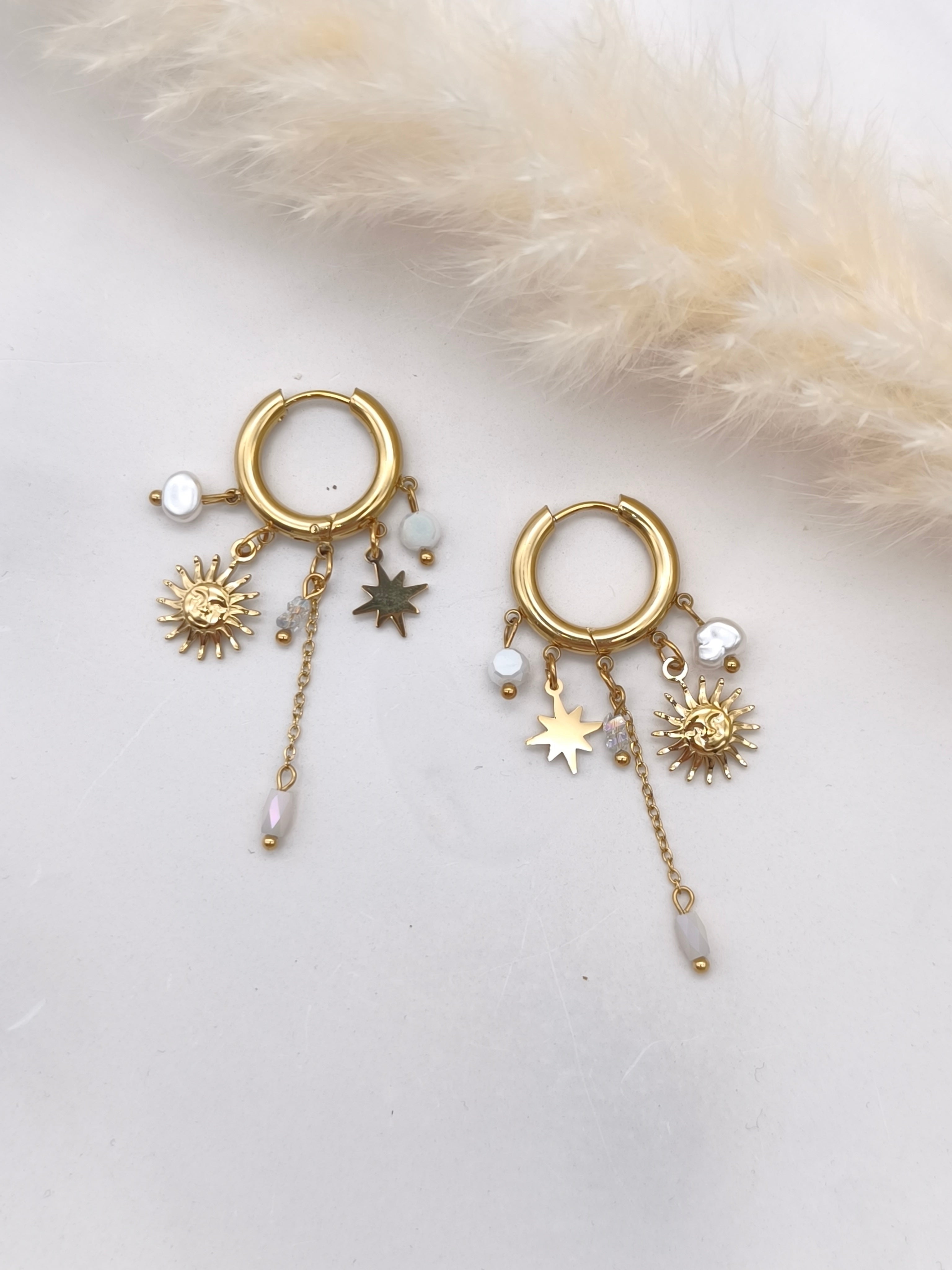 Creolen mit Kette und Charms