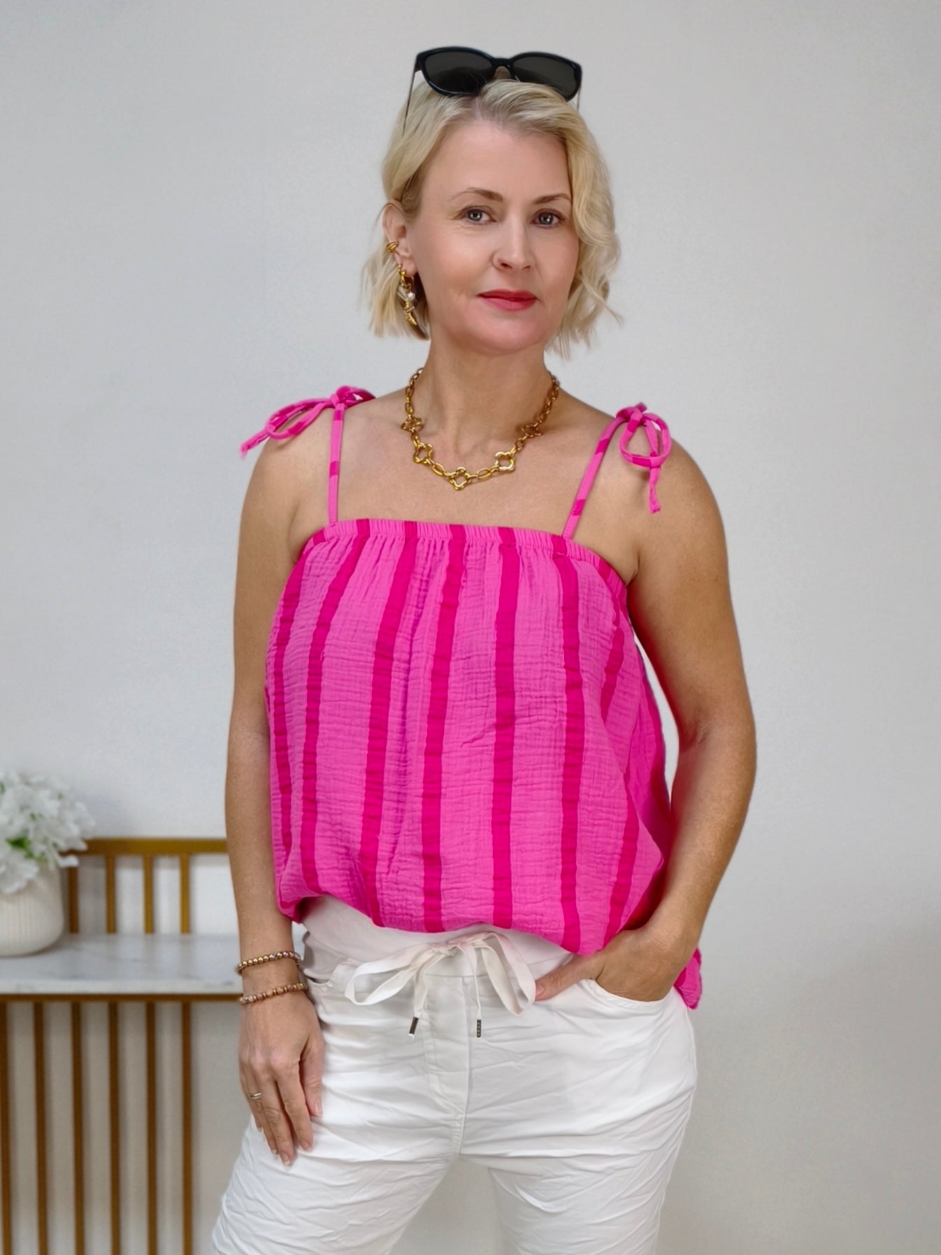 Luftiges, gestreiftes Top mit Spaghettiträgern pink (36-42)