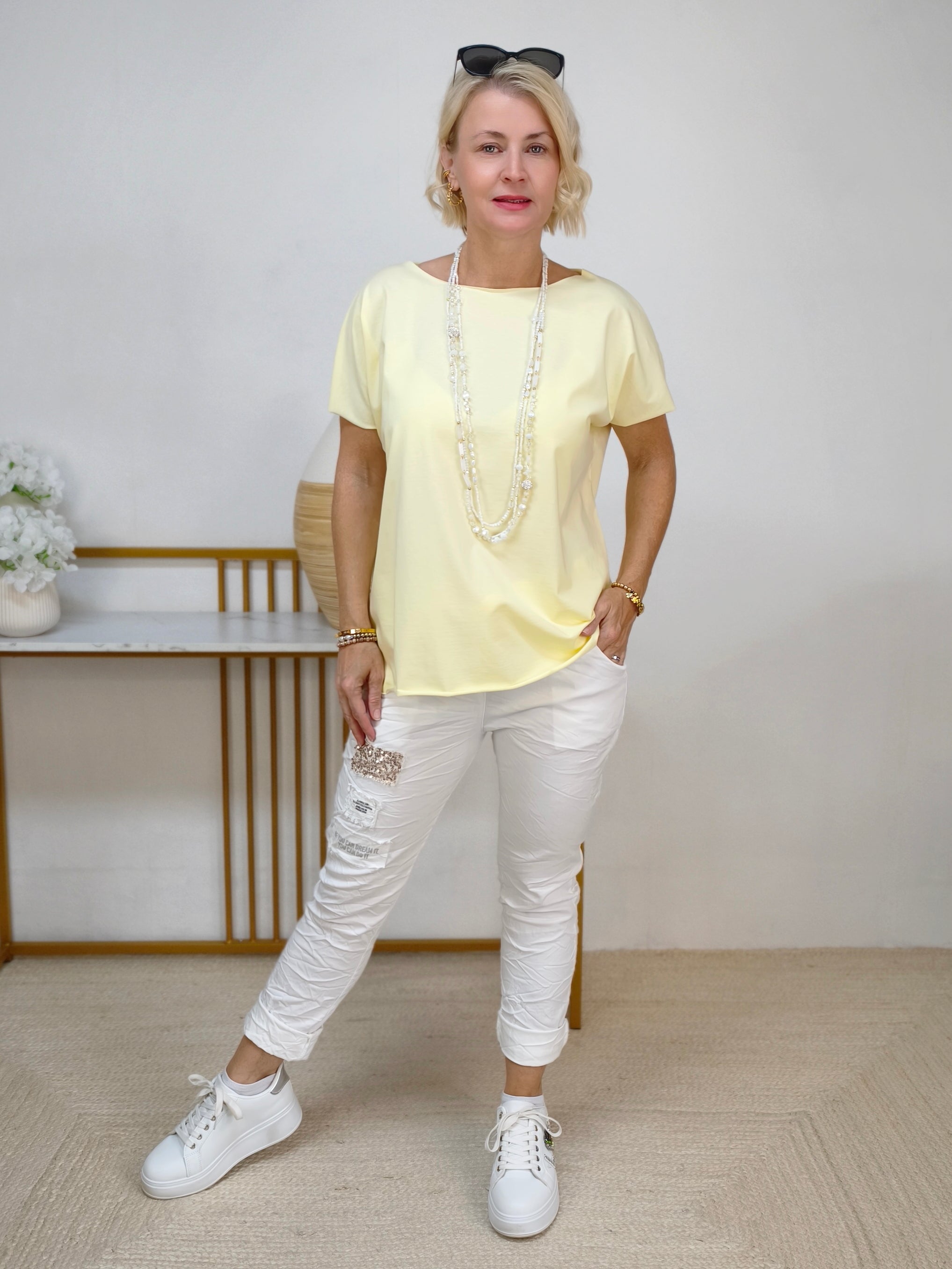 Einfarbiges, leichtes Shirt in light gelb aus Baumwolle (40-42/44)