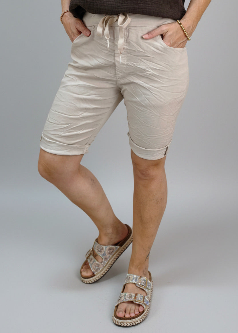 Elastische Shorts in Butter (36-44)