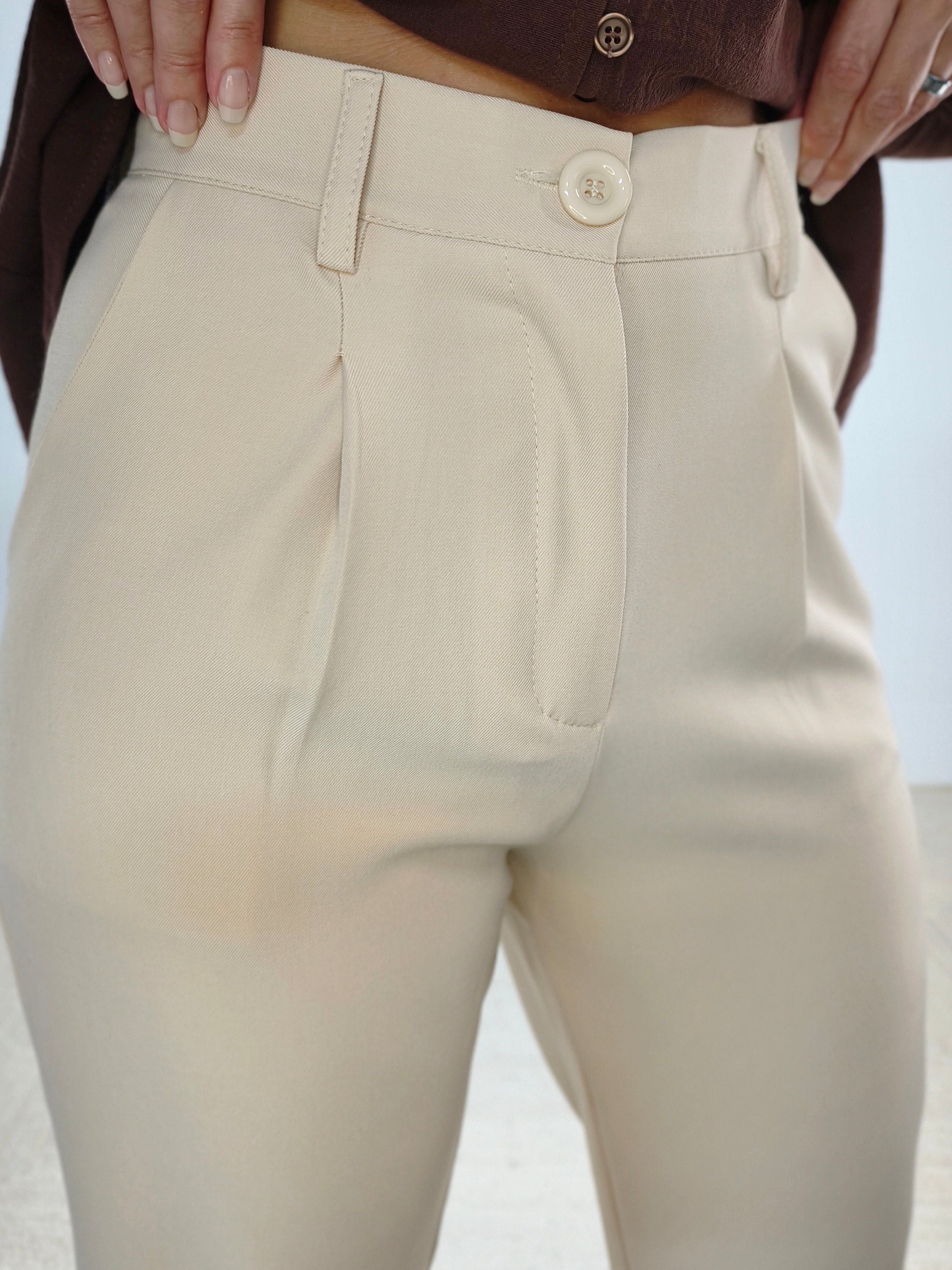 Fließende High-Waist-Hose Beige (36, 38, 40)