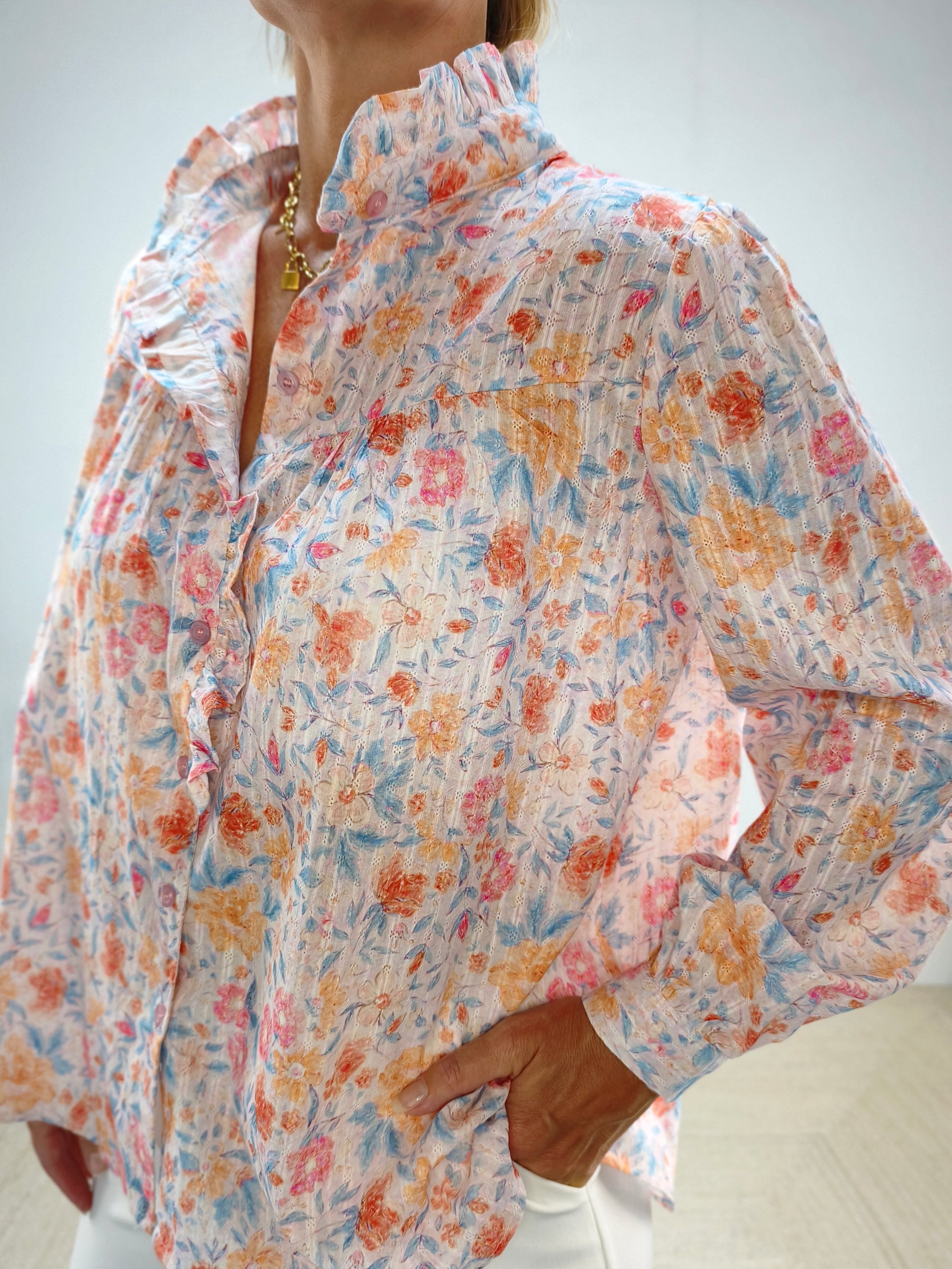 Verspielte, blumige Damenbluse (40/42, 42/44)