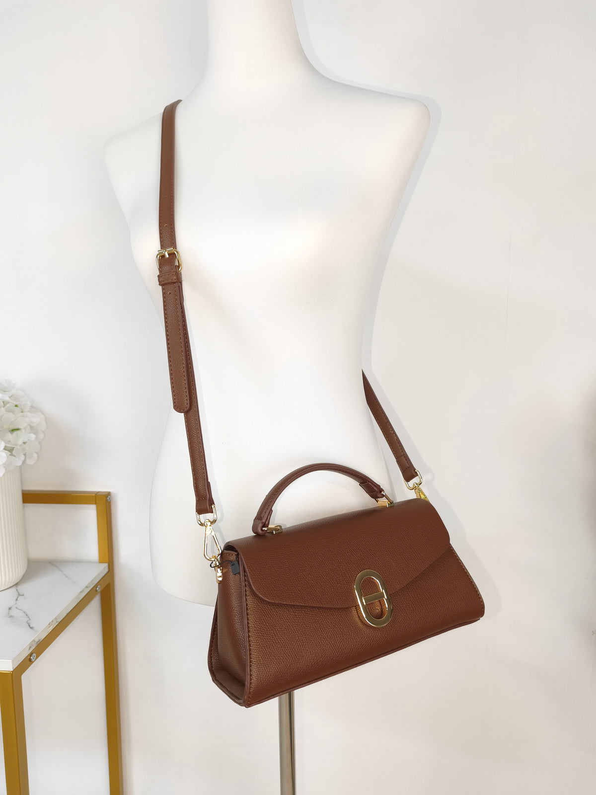 Handliche Handtasche in Kaffeebraun
