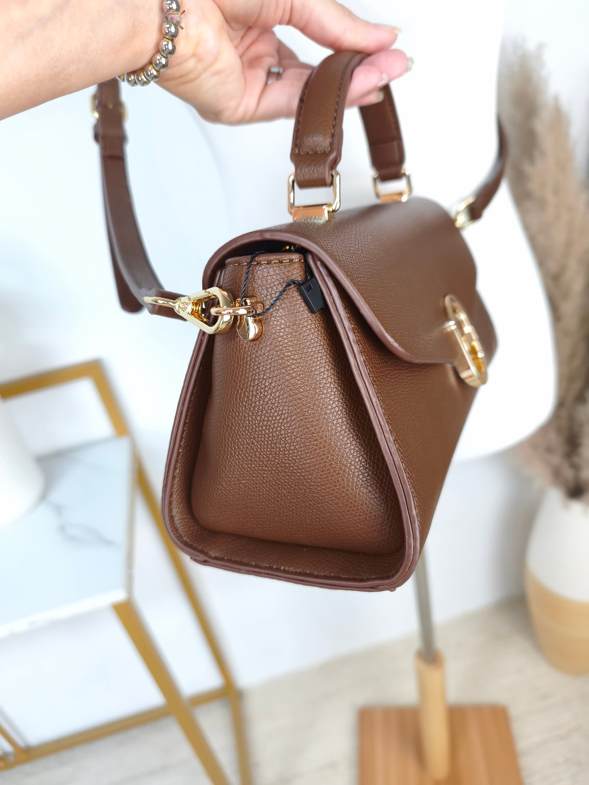 Handliche Handtasche in Kaffeebraun