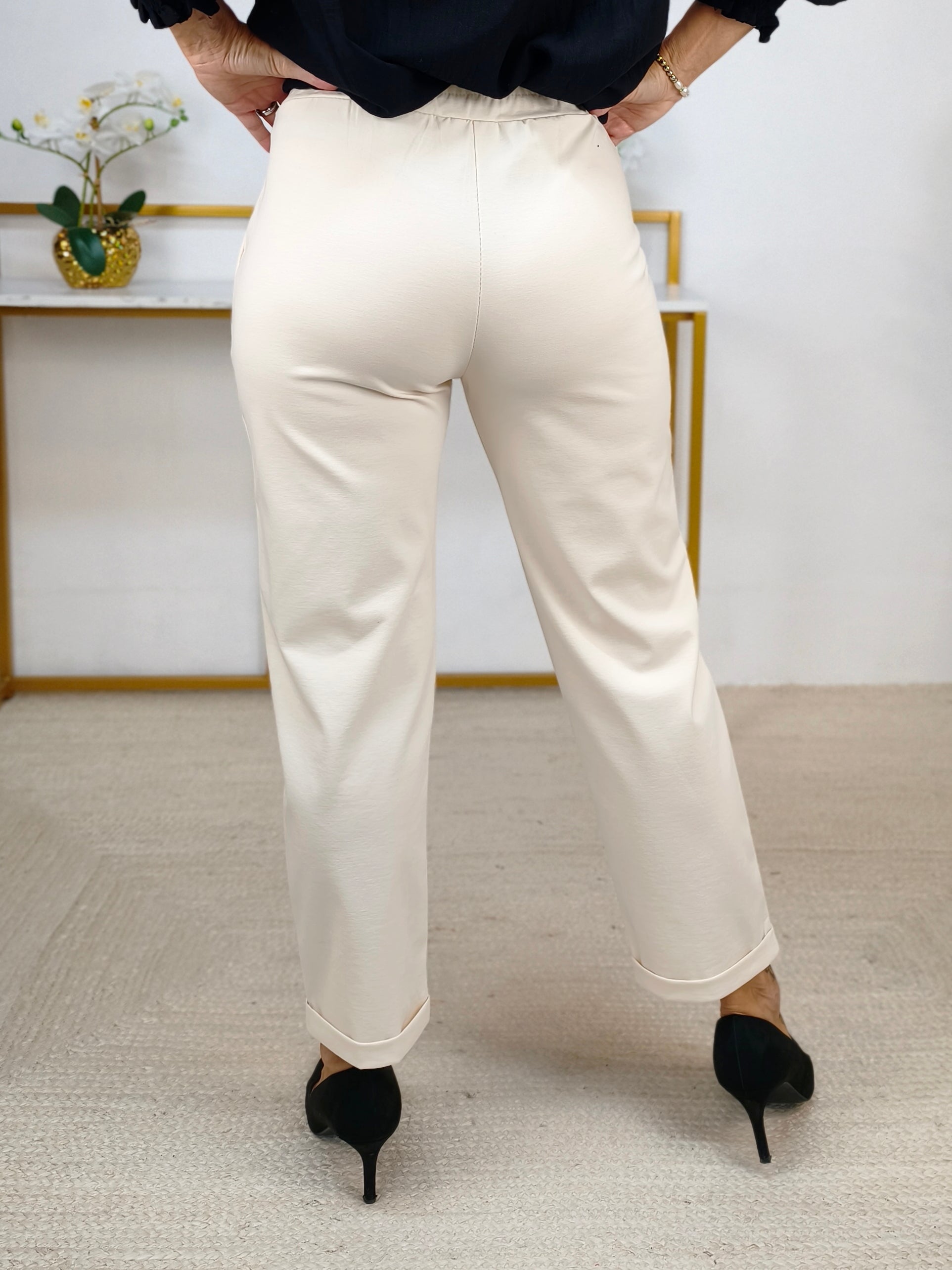 Leichte Stoffhose Butter (38/40/42/44)
