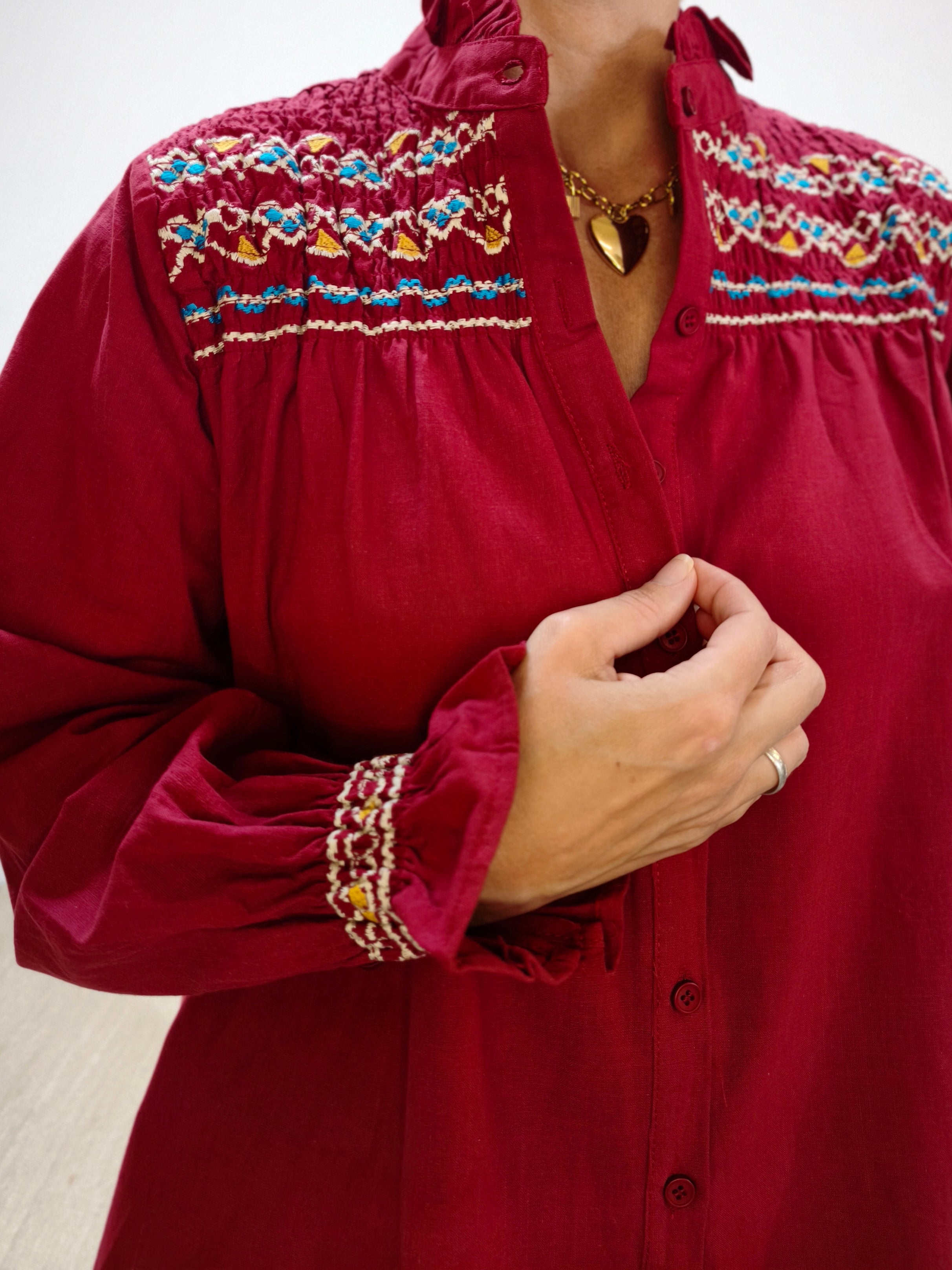 Damenbluse mit Blumenstickerei in Burgundy (38, 40, 42)