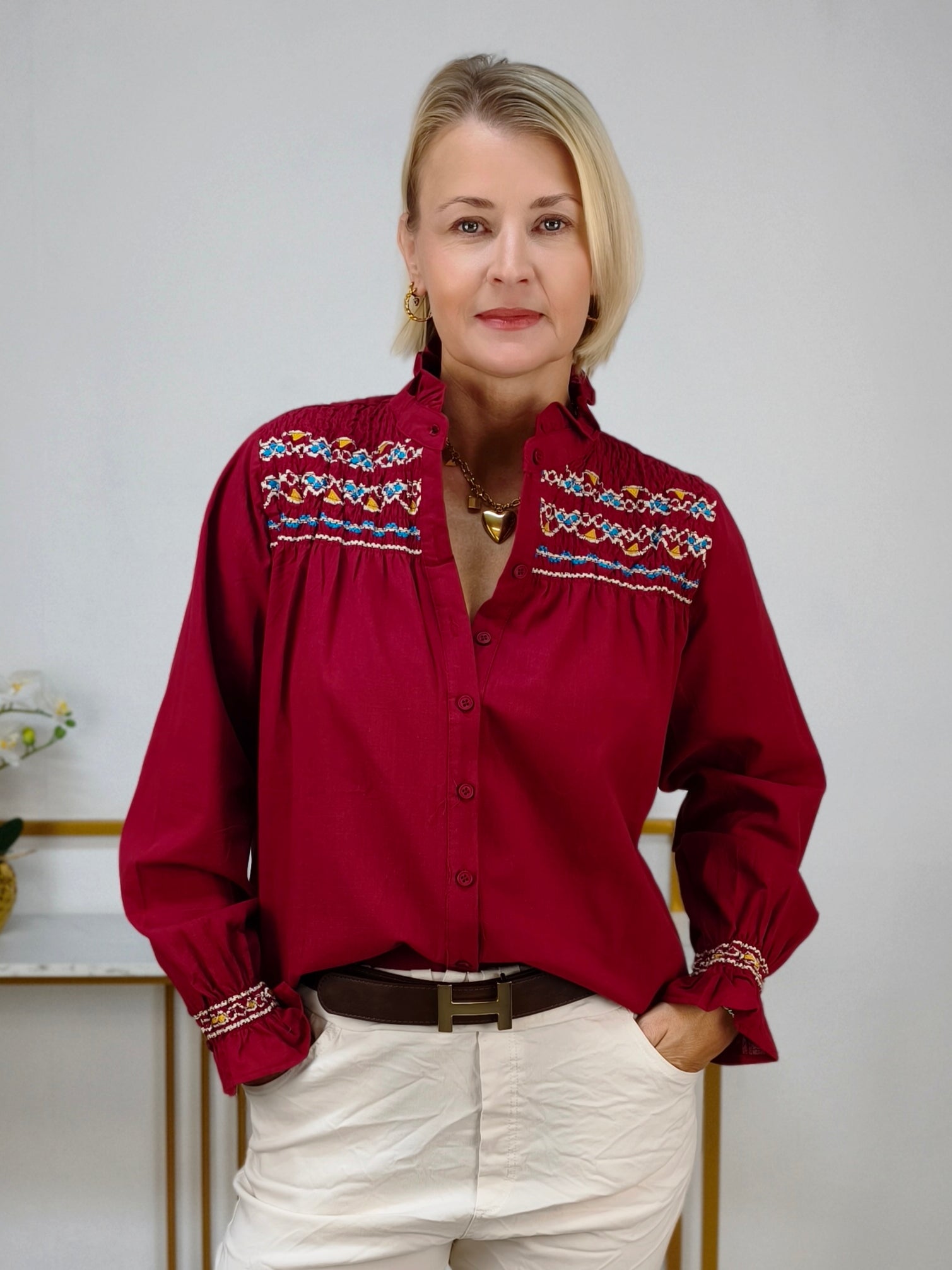 Damenbluse mit Blumenstickerei in Burgundy (38, 40, 42)