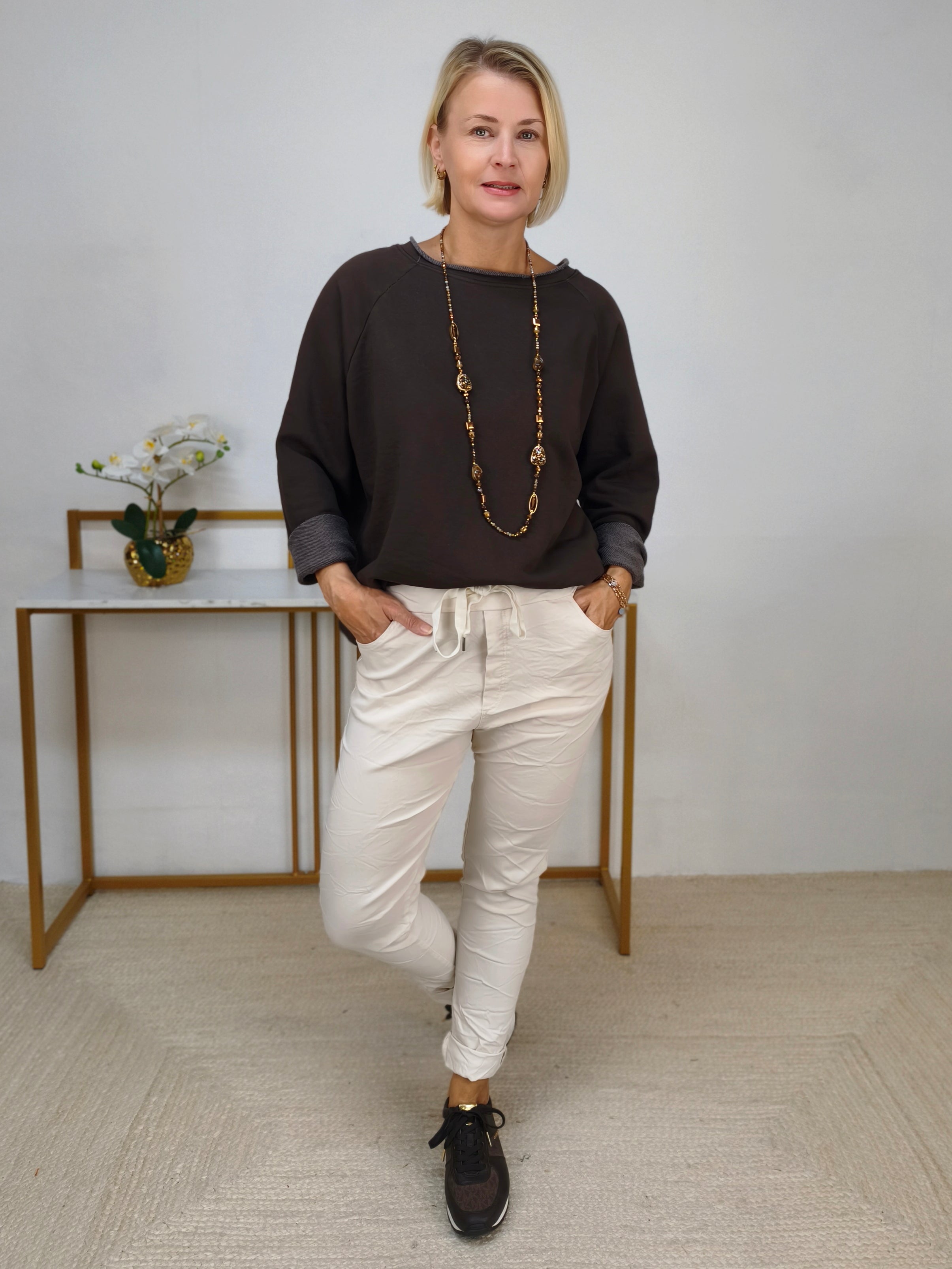 Einfarbiges Sweatshirt aus Baumwolle coffee (40-44)