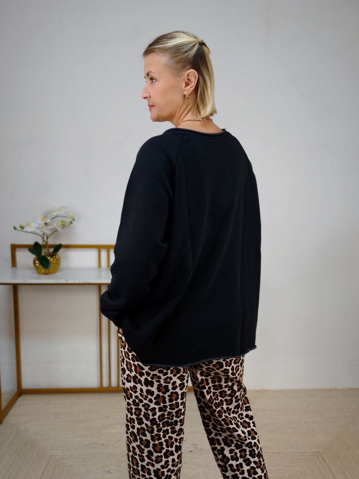 Einfarbiges Sweatshirt aus Baumwolle Schwarz (40-44)