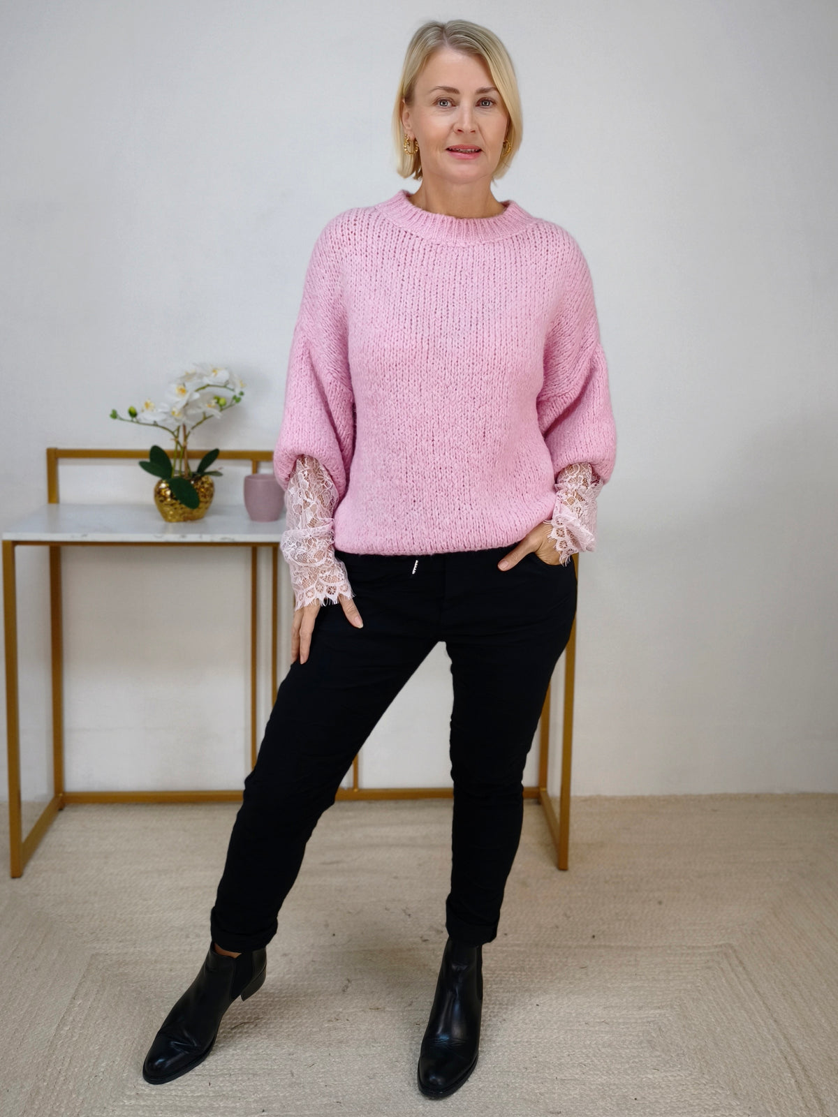 Kuschelpullover mit Spitzenärmel in Altrosa (38-42/44)