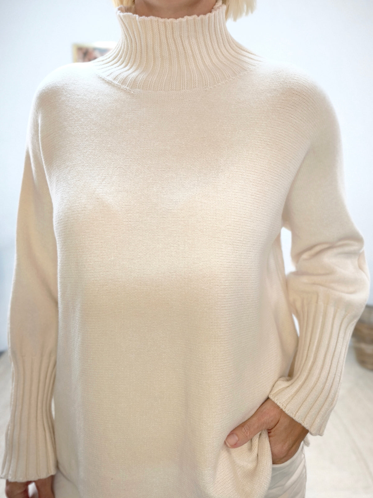 Pullover mit Turtle Neck Hellbeige (38-42)