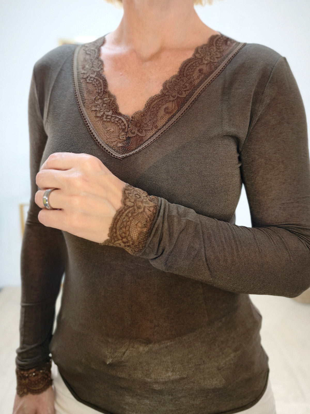 Kashmire Longsleeve mit Spitze uni Dunkelbraun (36-40/42)
