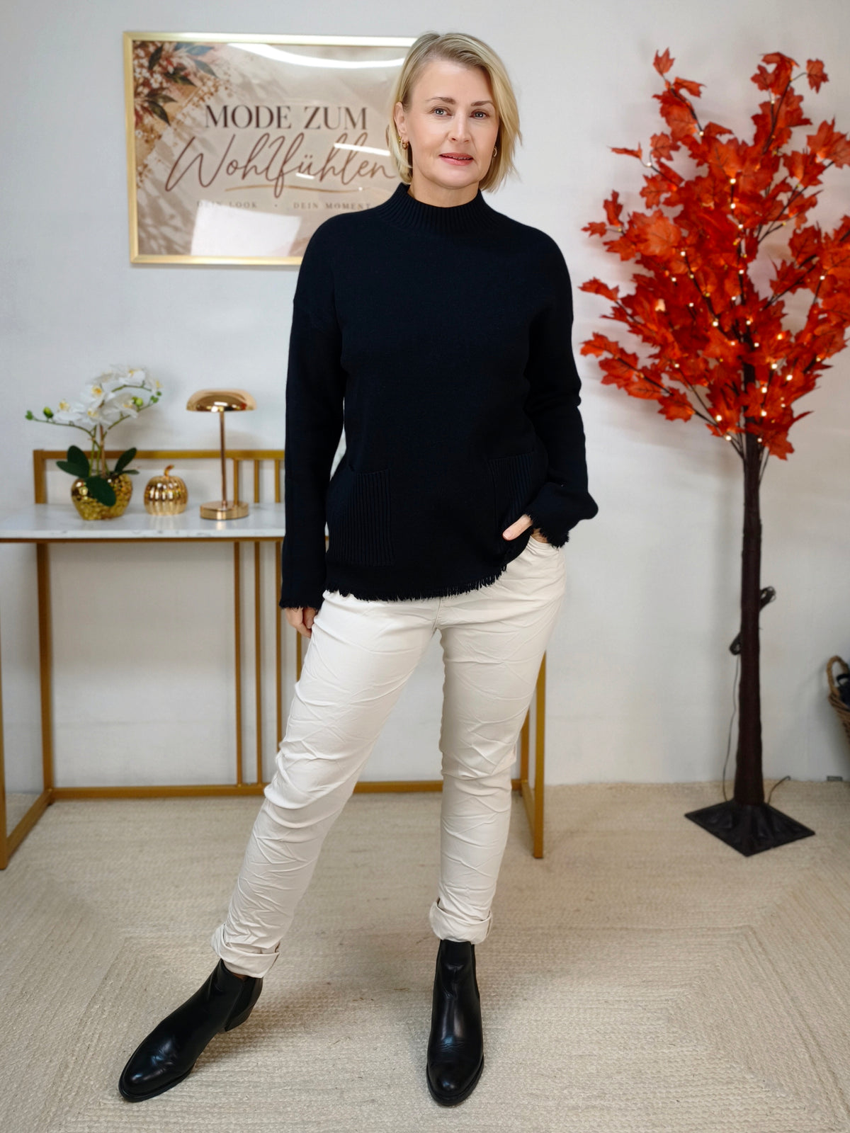 Pullover gefranst mit Turtle Neck Schwarz (38-42)
