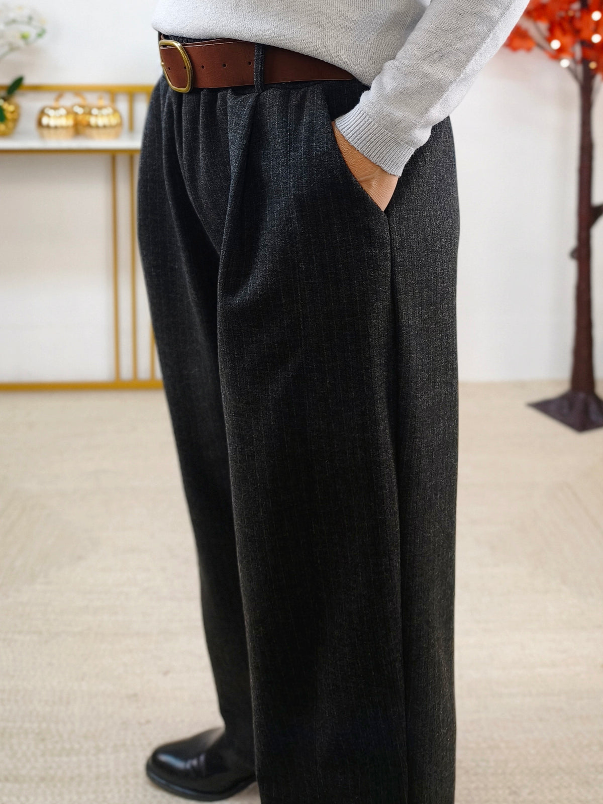 Stylische Stoffhose in Schwarz mit Gürtel (38-42)