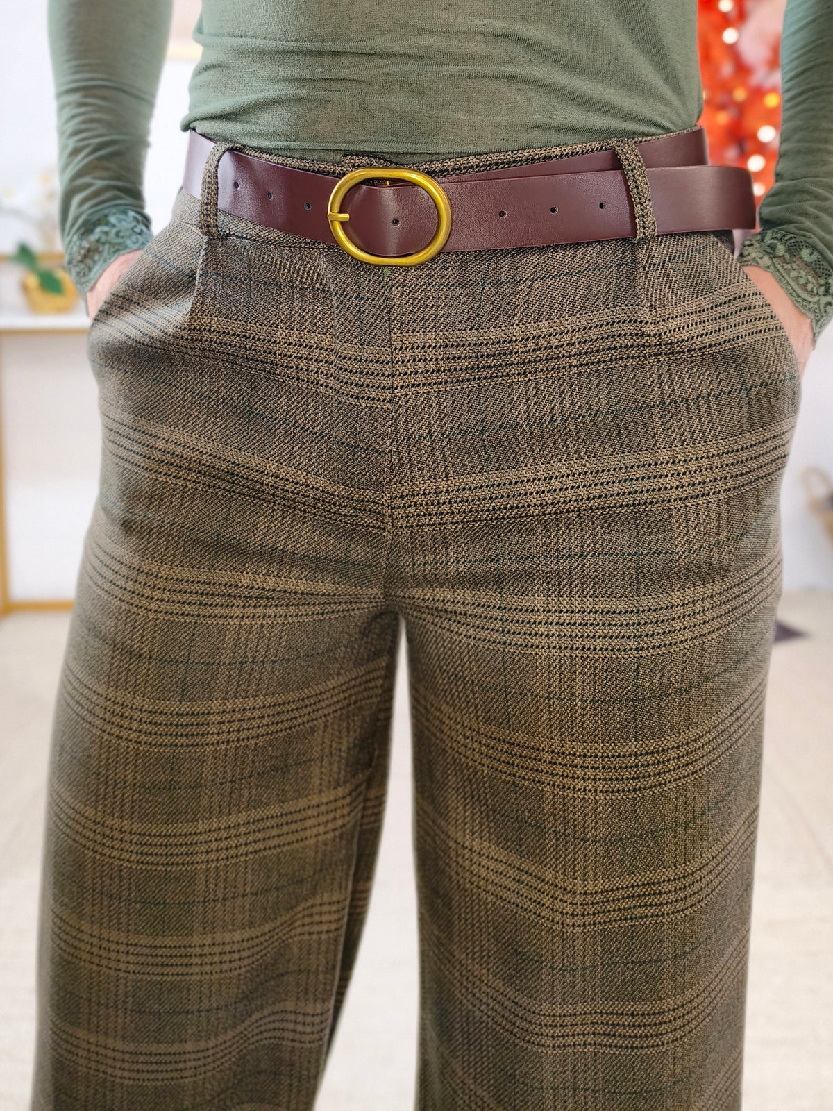 Feine Webhose mit Tweed Muster in Olive (36/38)