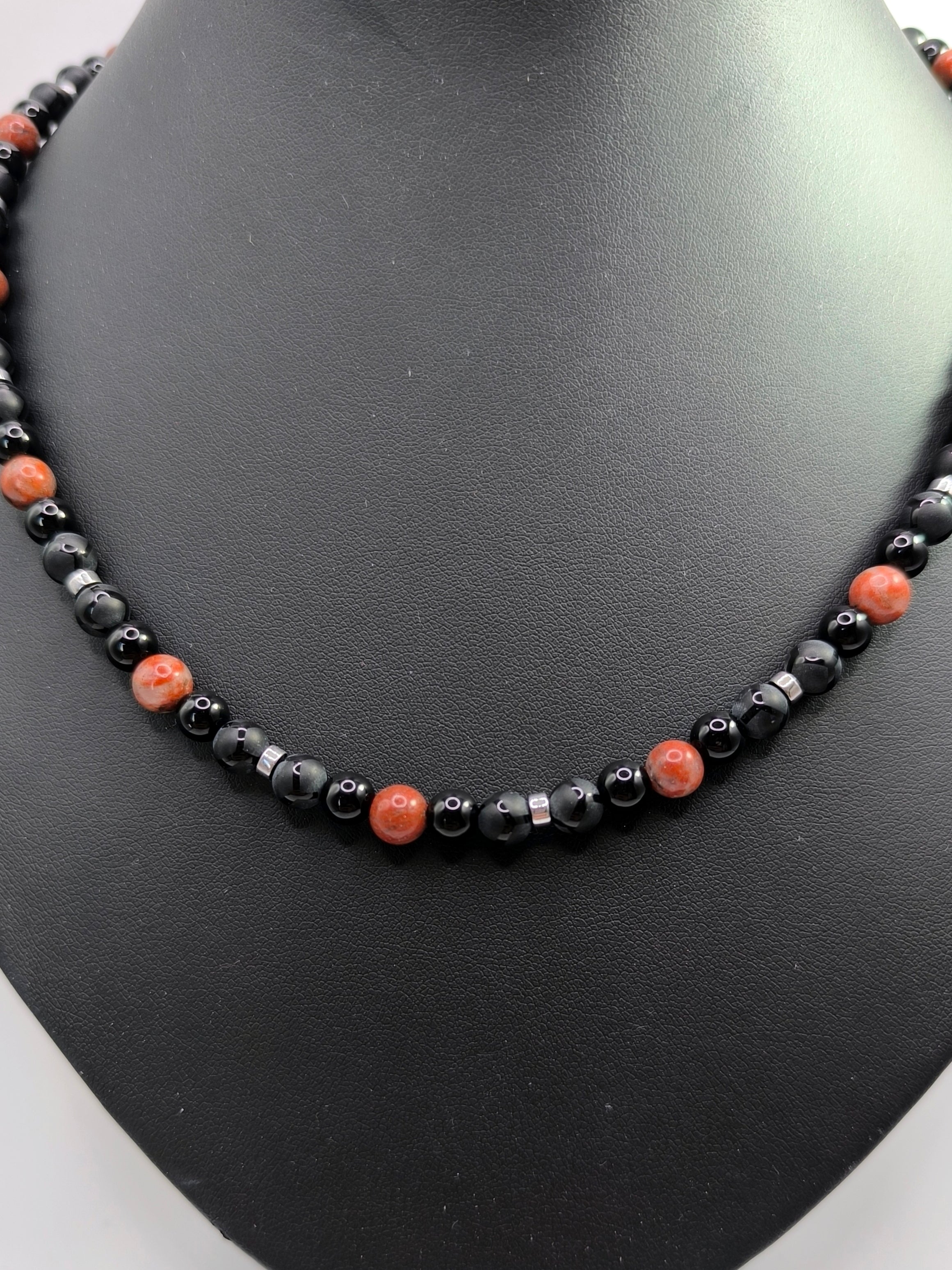Halskette mit schwarzem Achat, Jaspis & Hämatit
