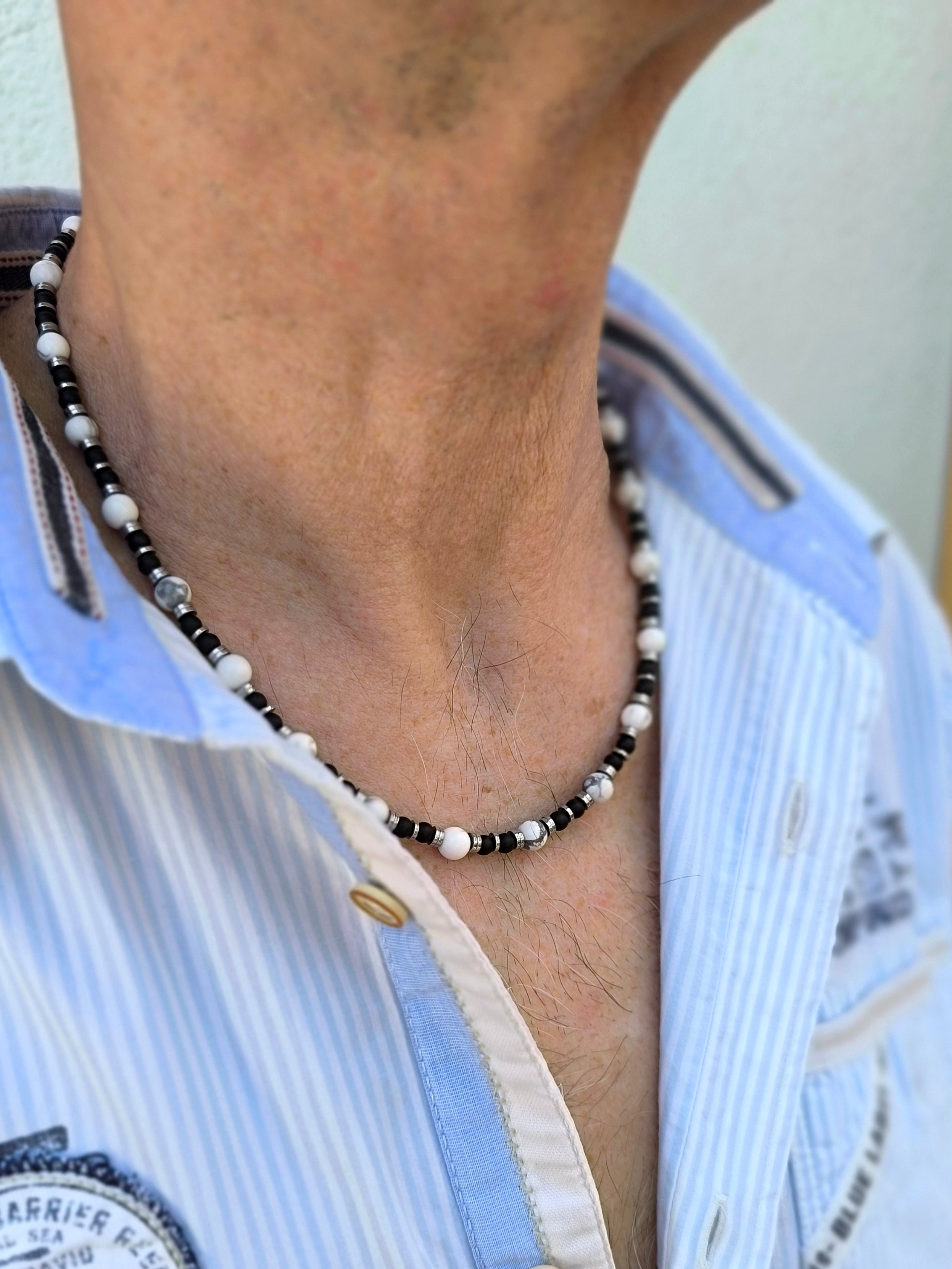 Edelsteinkette mit weißem Howlith, Hämatit und schwarzem Achat