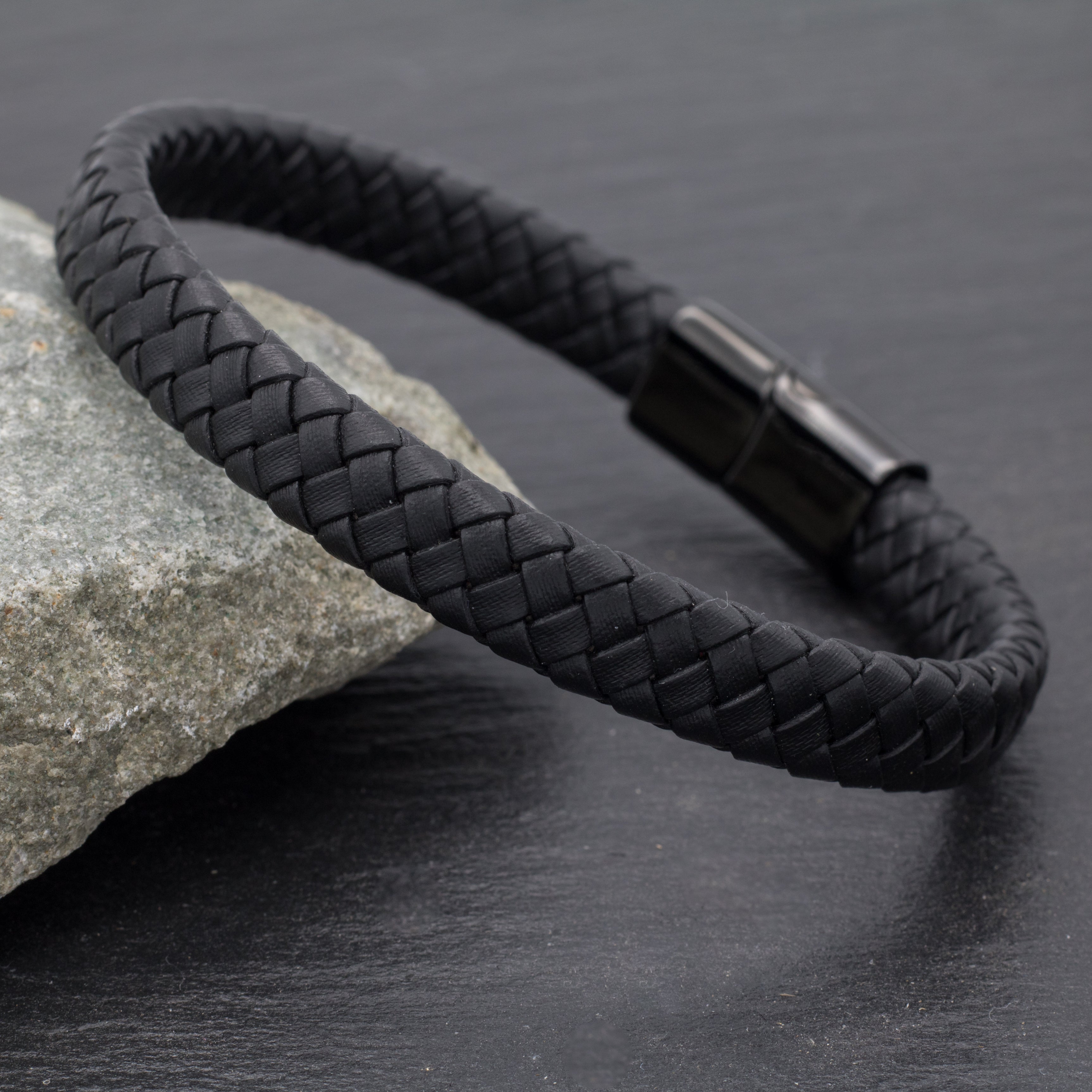 handgefertigte Lederarmbänder