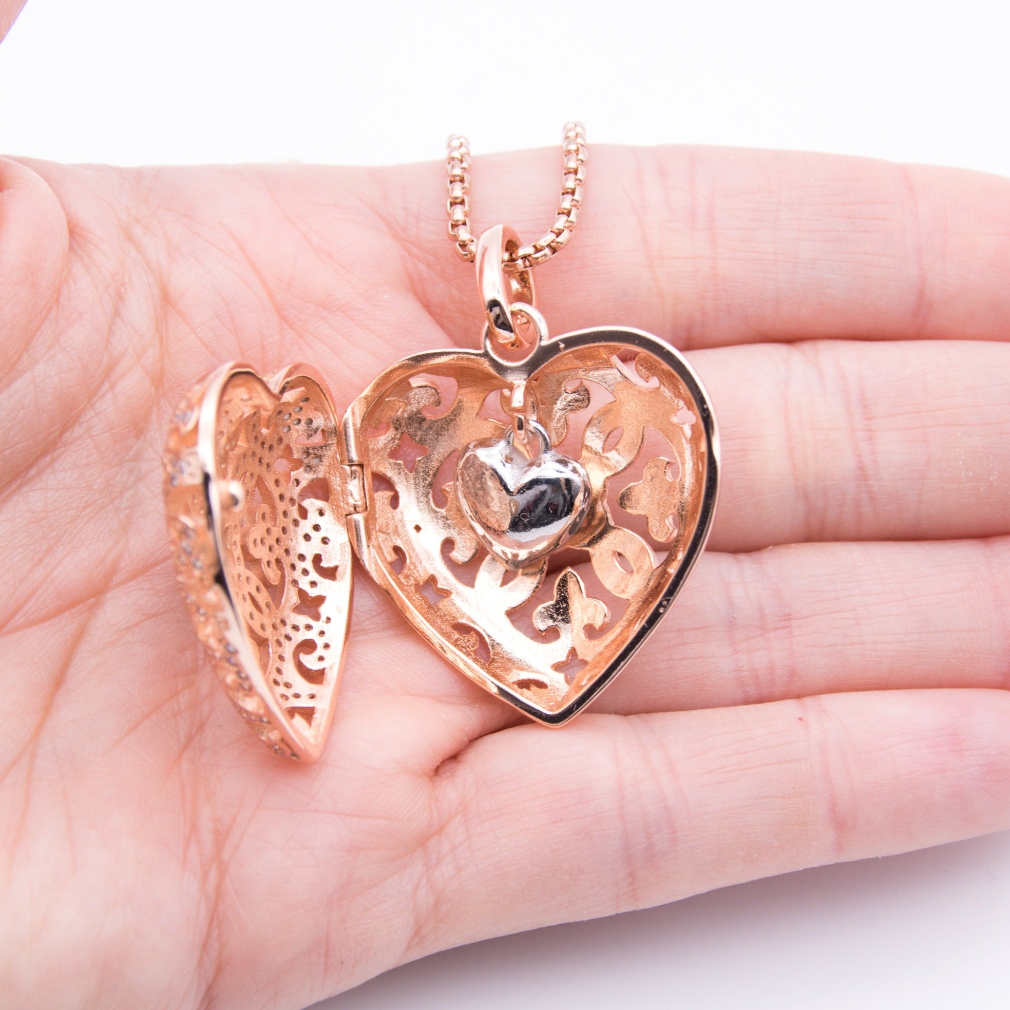 Halskette mit Anhänger