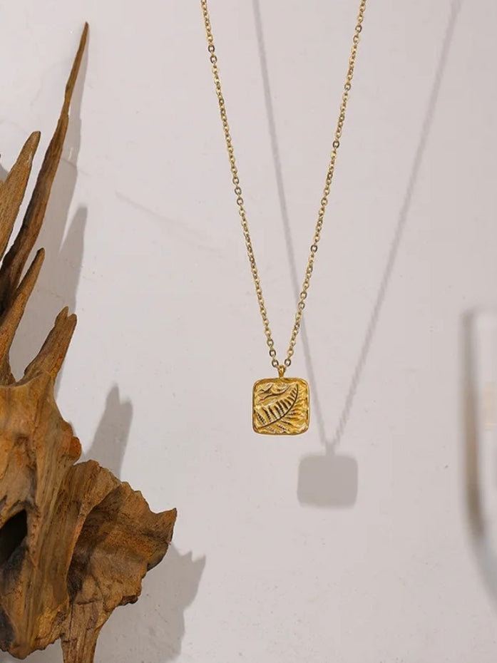 Halskette filigran mit Anhänger