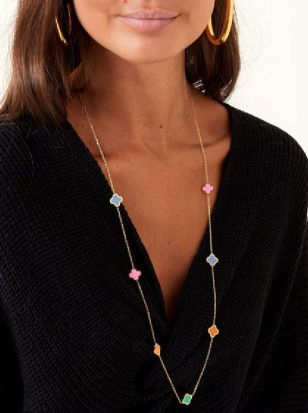Zauberhafte lange Halskette für Damen mit Emaille Kleeblättern