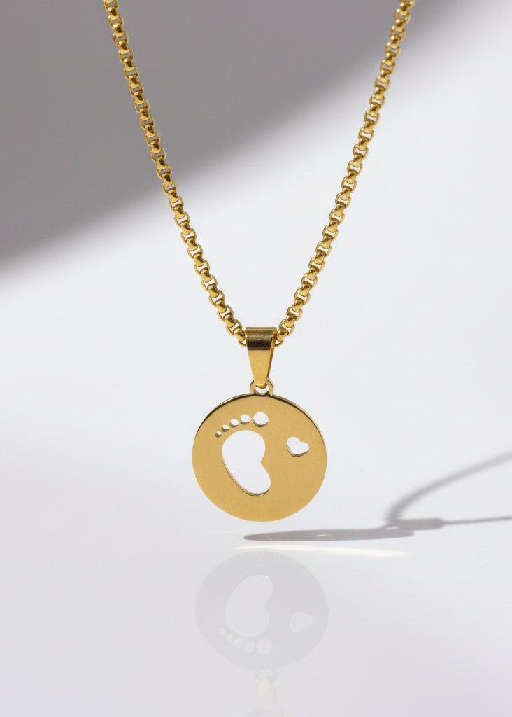 Halskette Damen mit Babyfuß-Anhänger aus Edelstahl in Gold
