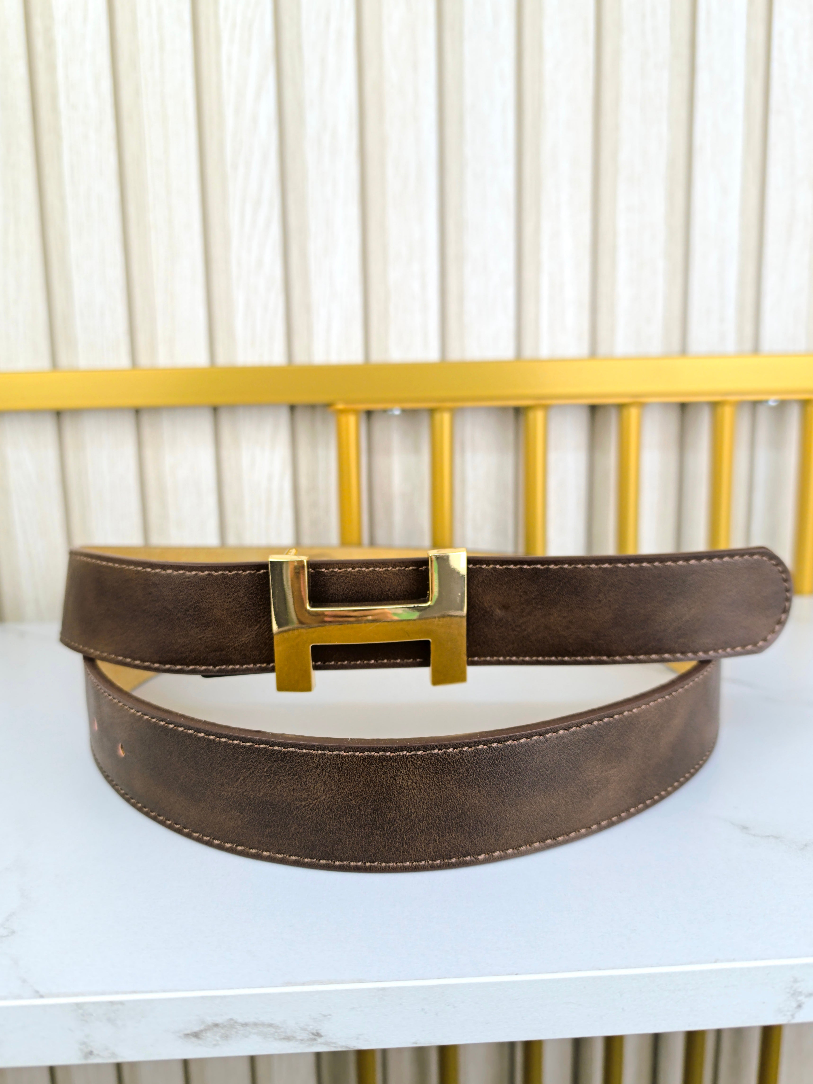 Ledergürtel mit goldener Schnalle in schoko (95/105cm)
