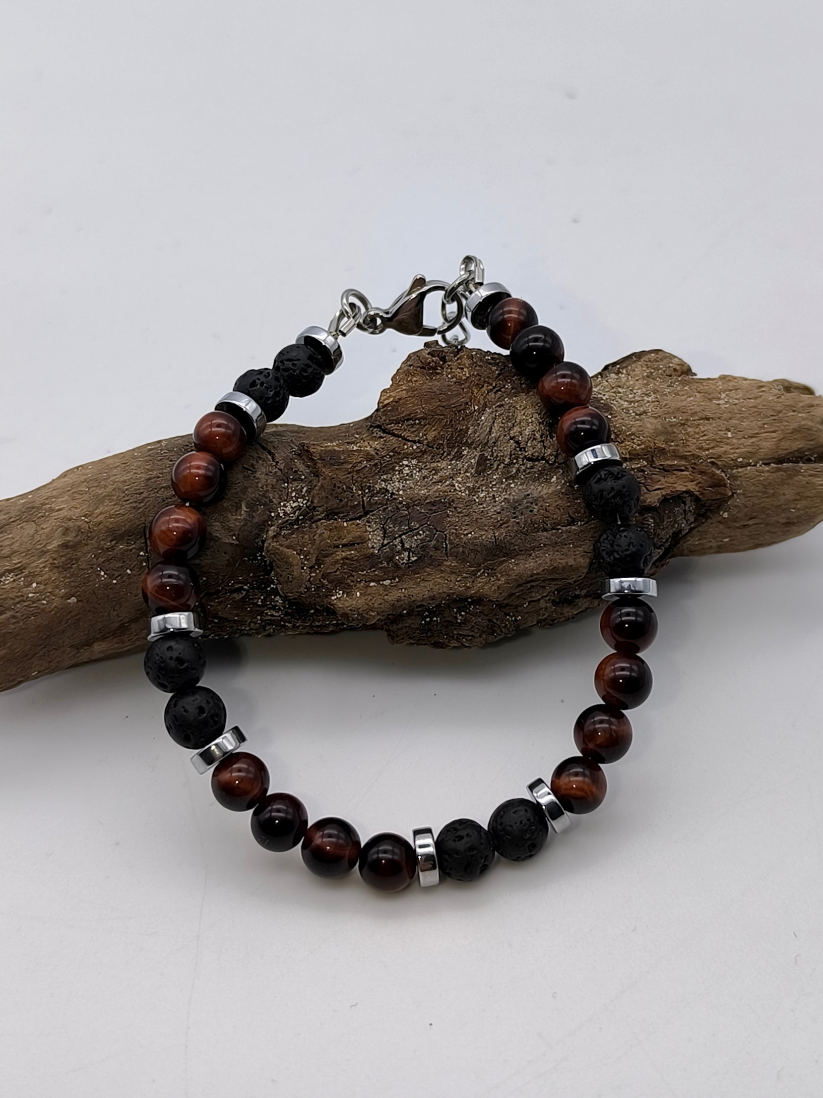 Armband mit roten Tigeraugen - und schwarzen Lavaperlen