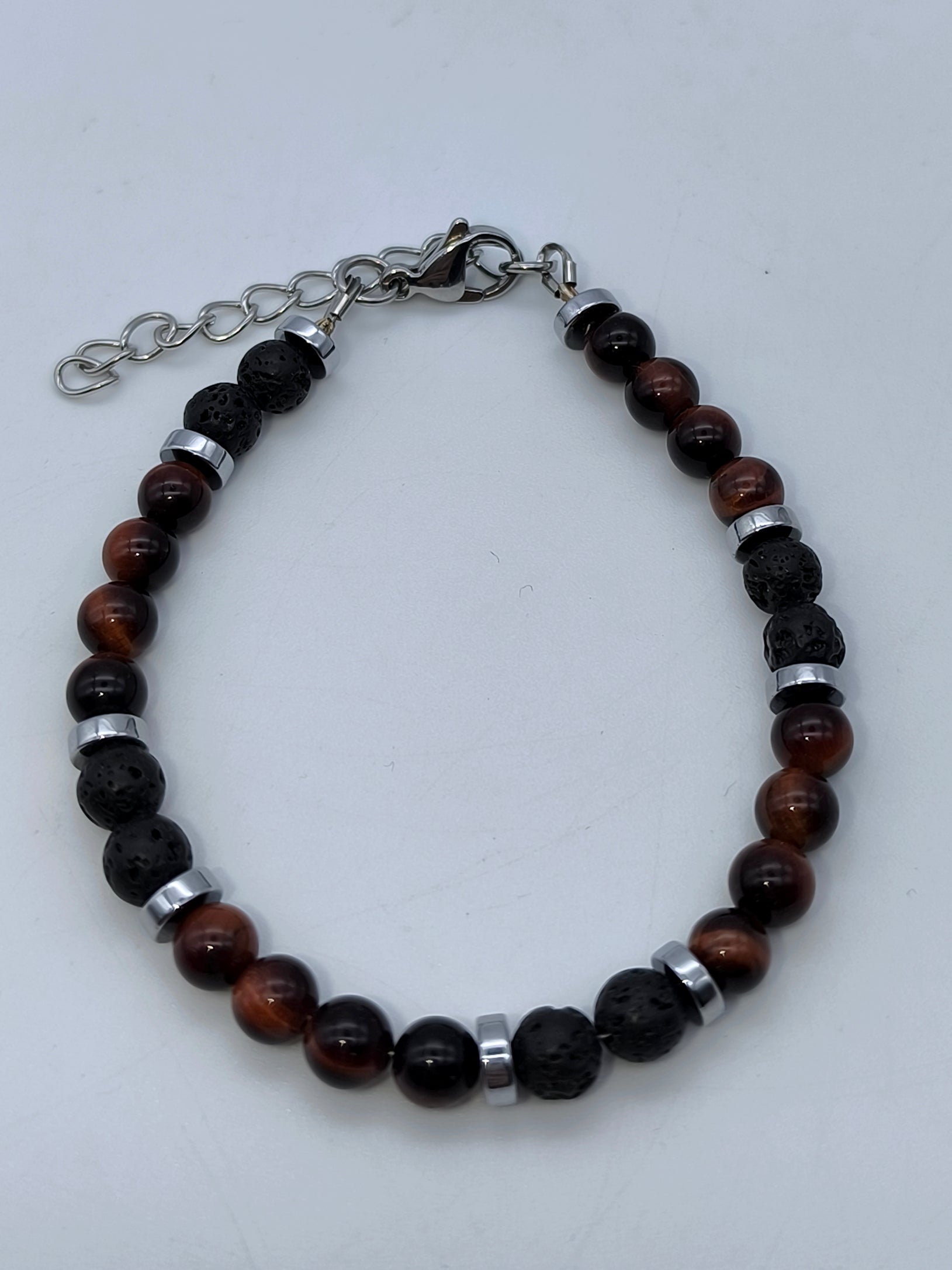 Armband mit roten Tigeraugen - und schwarzen Lavaperlen