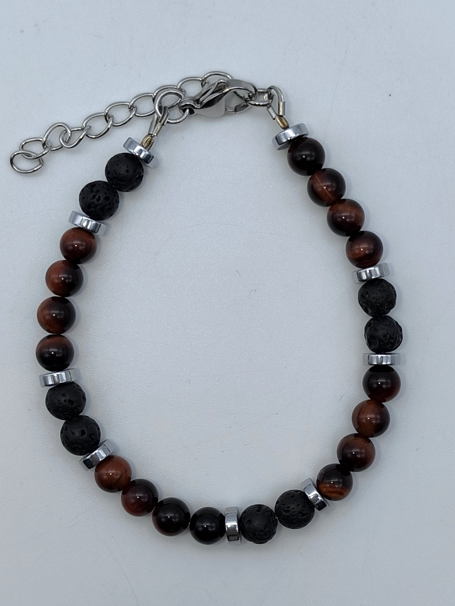 Armband mit roten Tigeraugen - und schwarzen Lavaperlen