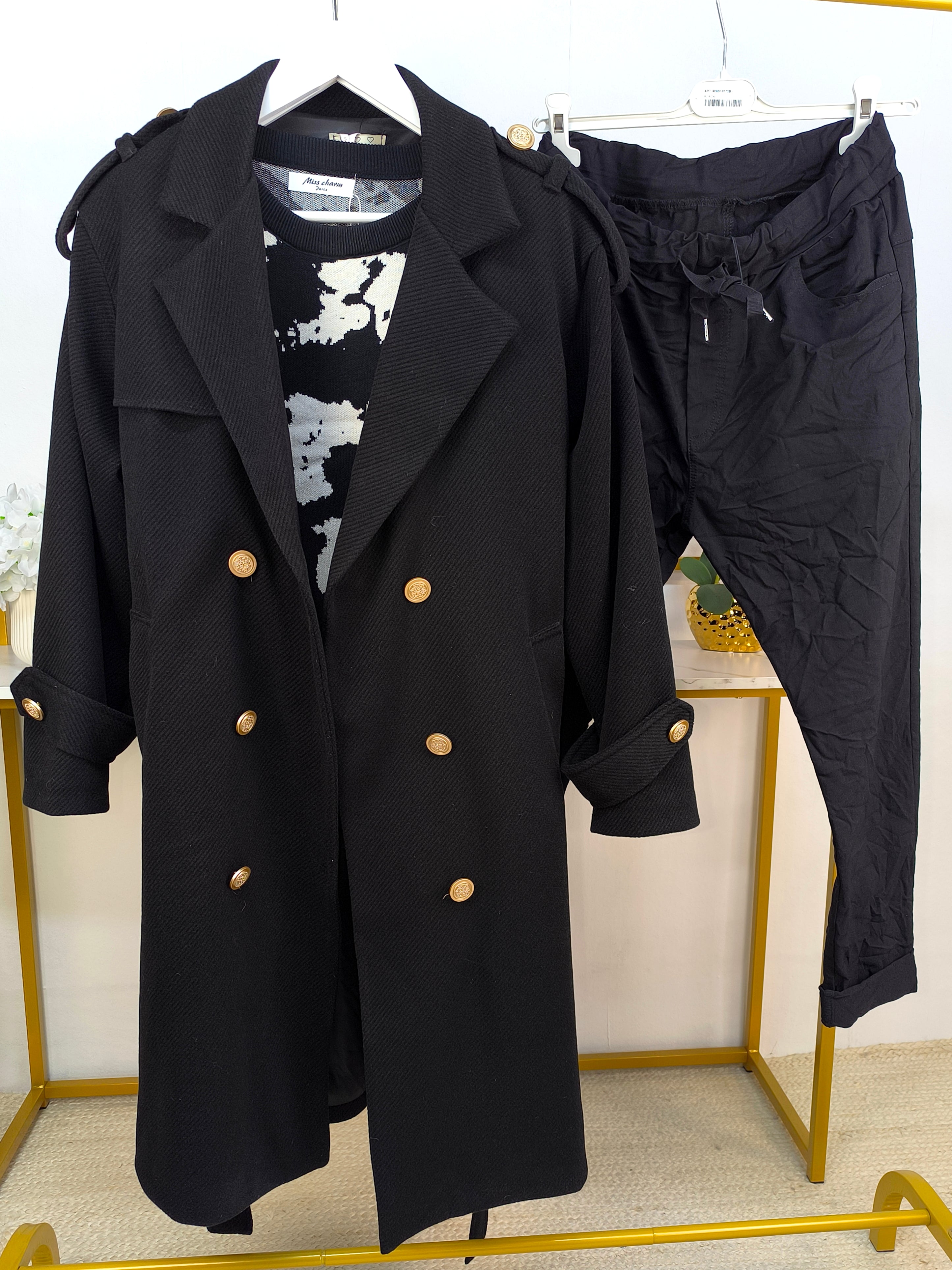 Komplettes Outfit - Mantel, Joggpant, Pullover 38-42