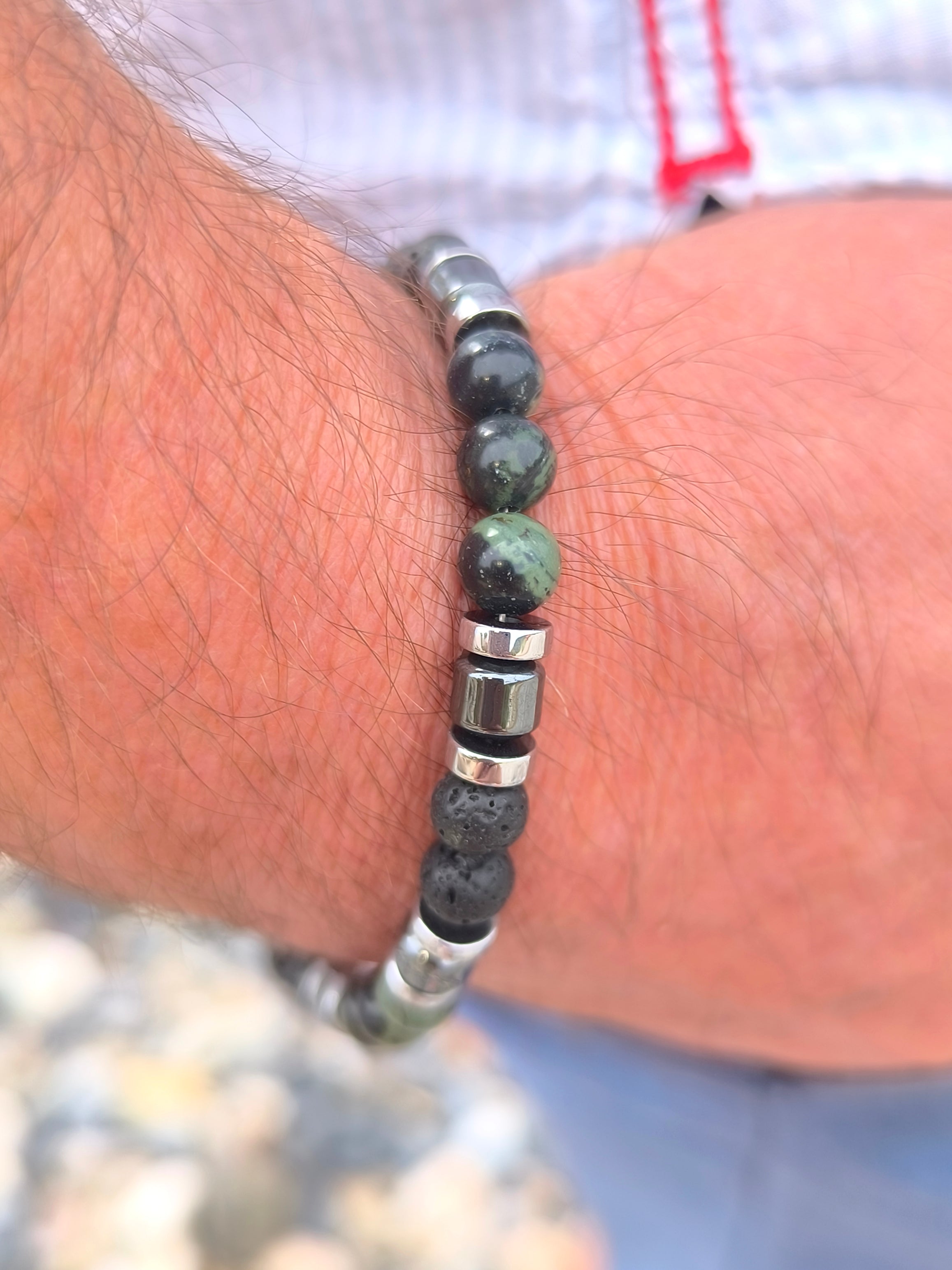 Armband mit Moosachat, Lava - und Hämatitperlen