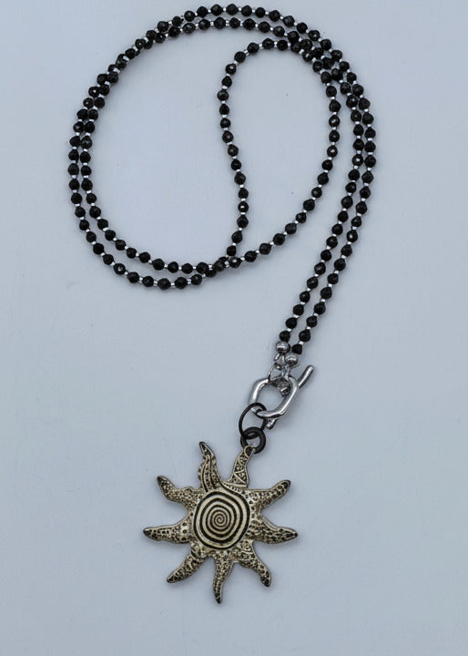 Lange Perlen Halskette "Sonne" schwarz/silber