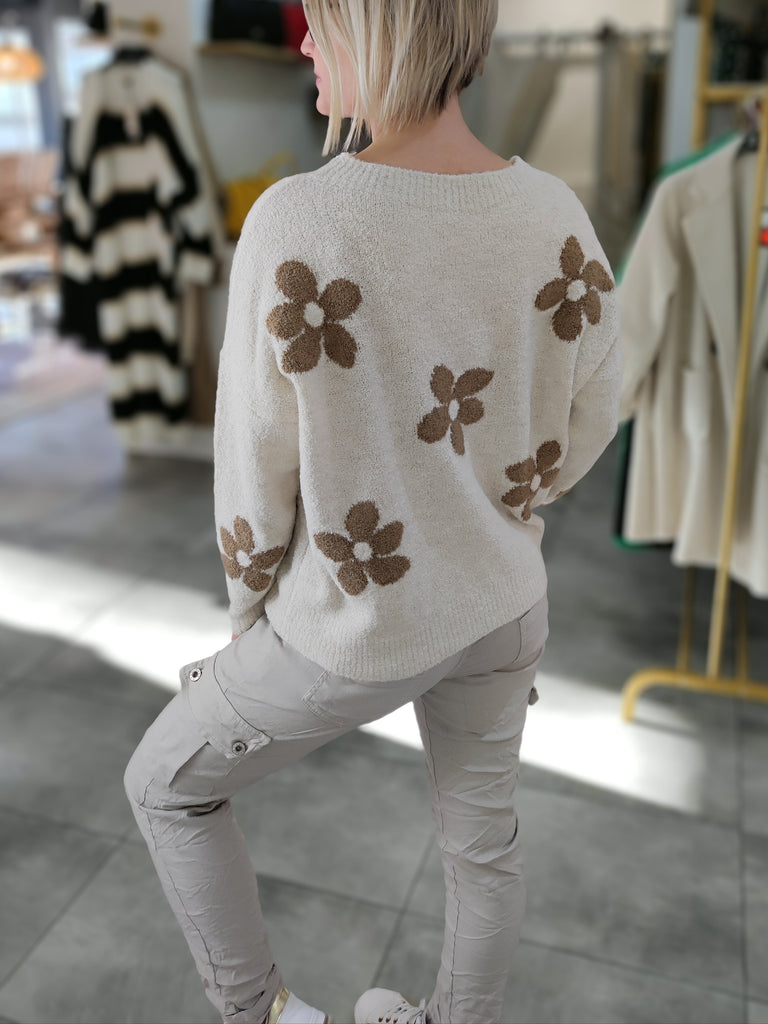 Trendiger Pullover mit Blumen beige (36-42)