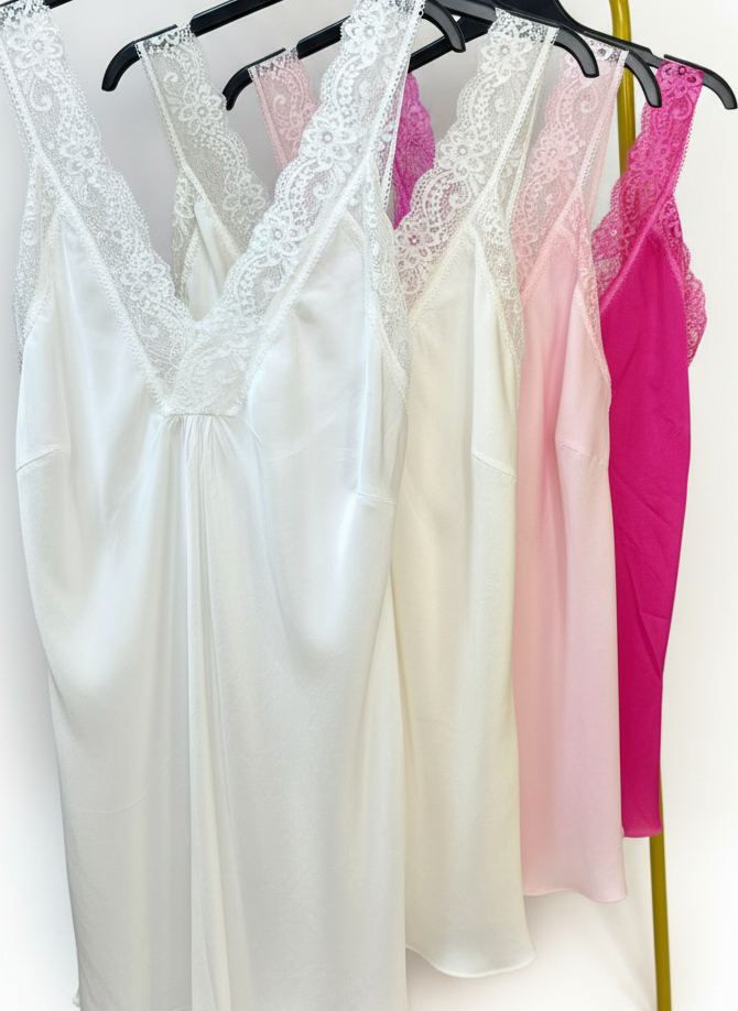 Top mit Spitze und V-Ausschnitt in 5 Farben (36-42)