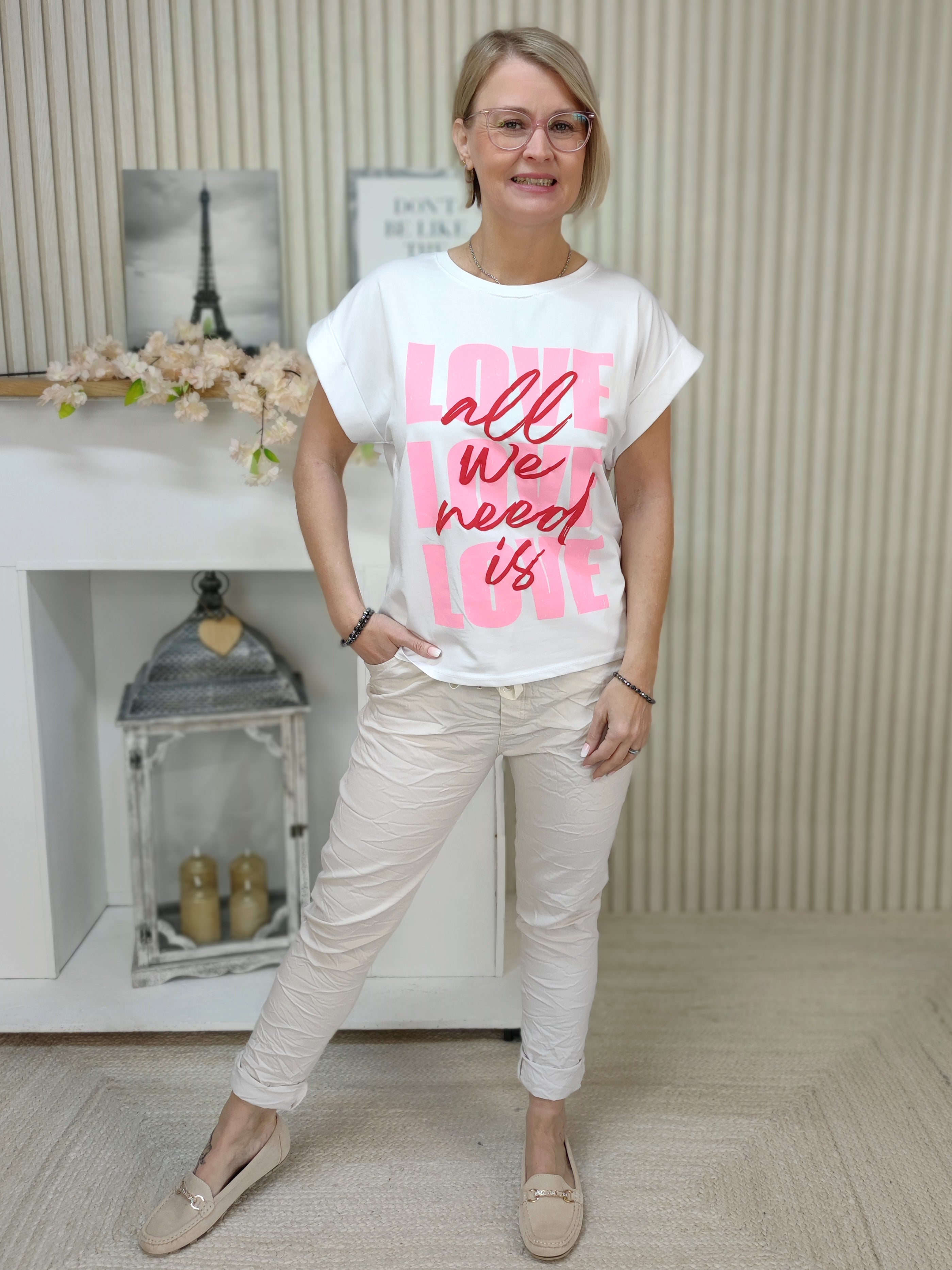 T-Shirt "All we need" weiß (36-40)