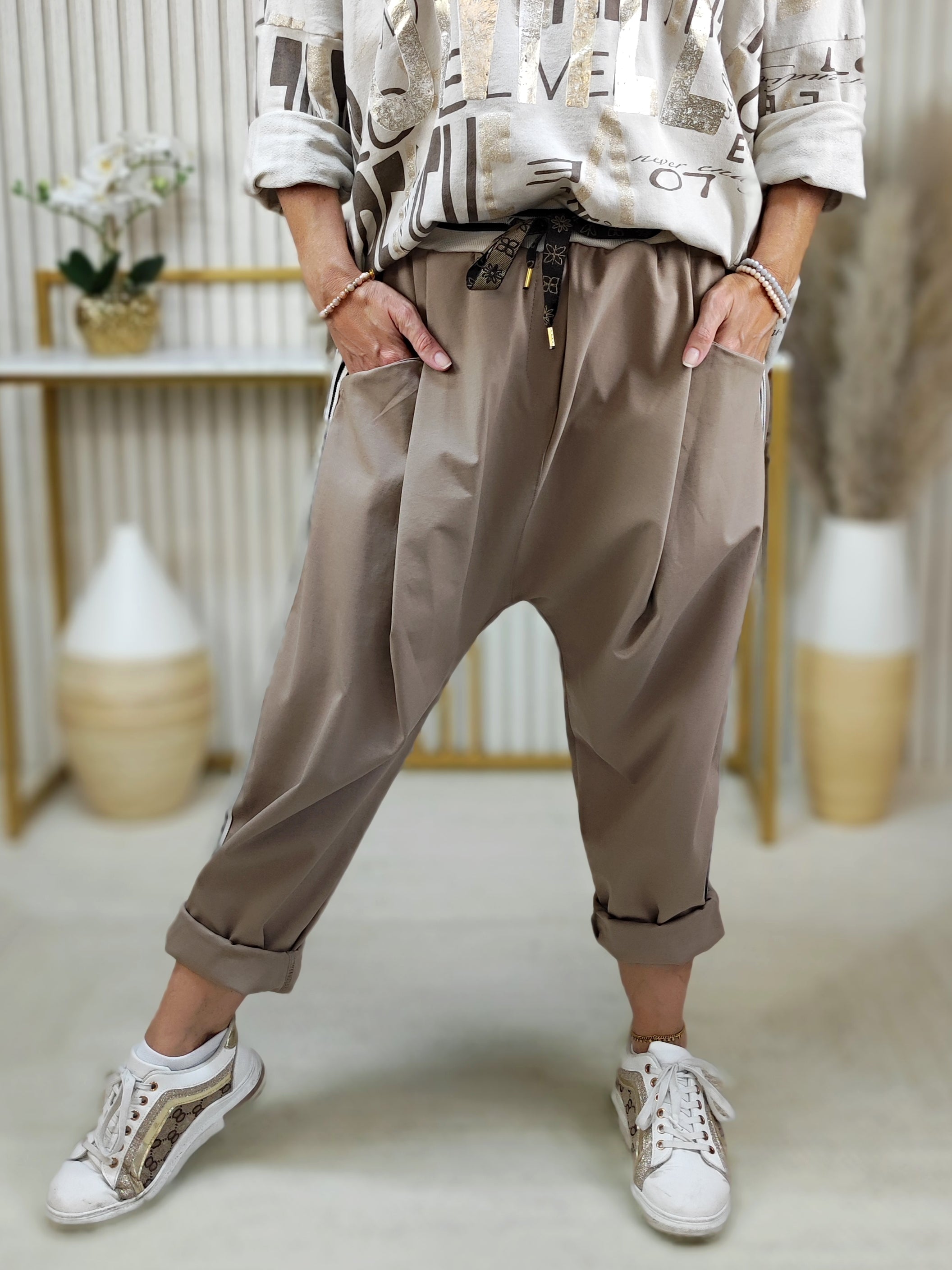 Stylische Baggy Hose mud (40-44)