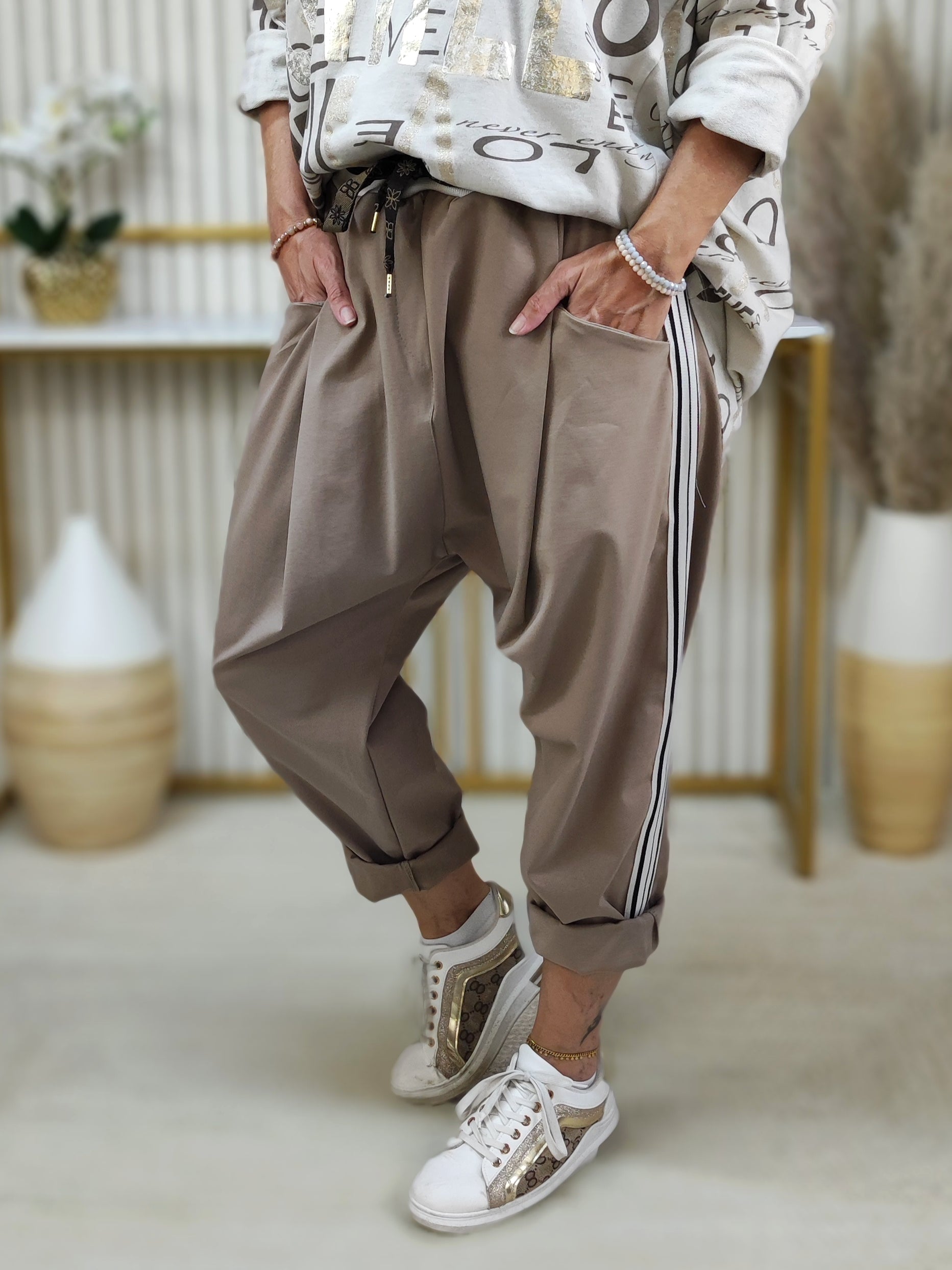 Stylische Baggy Hose mud (40-44)